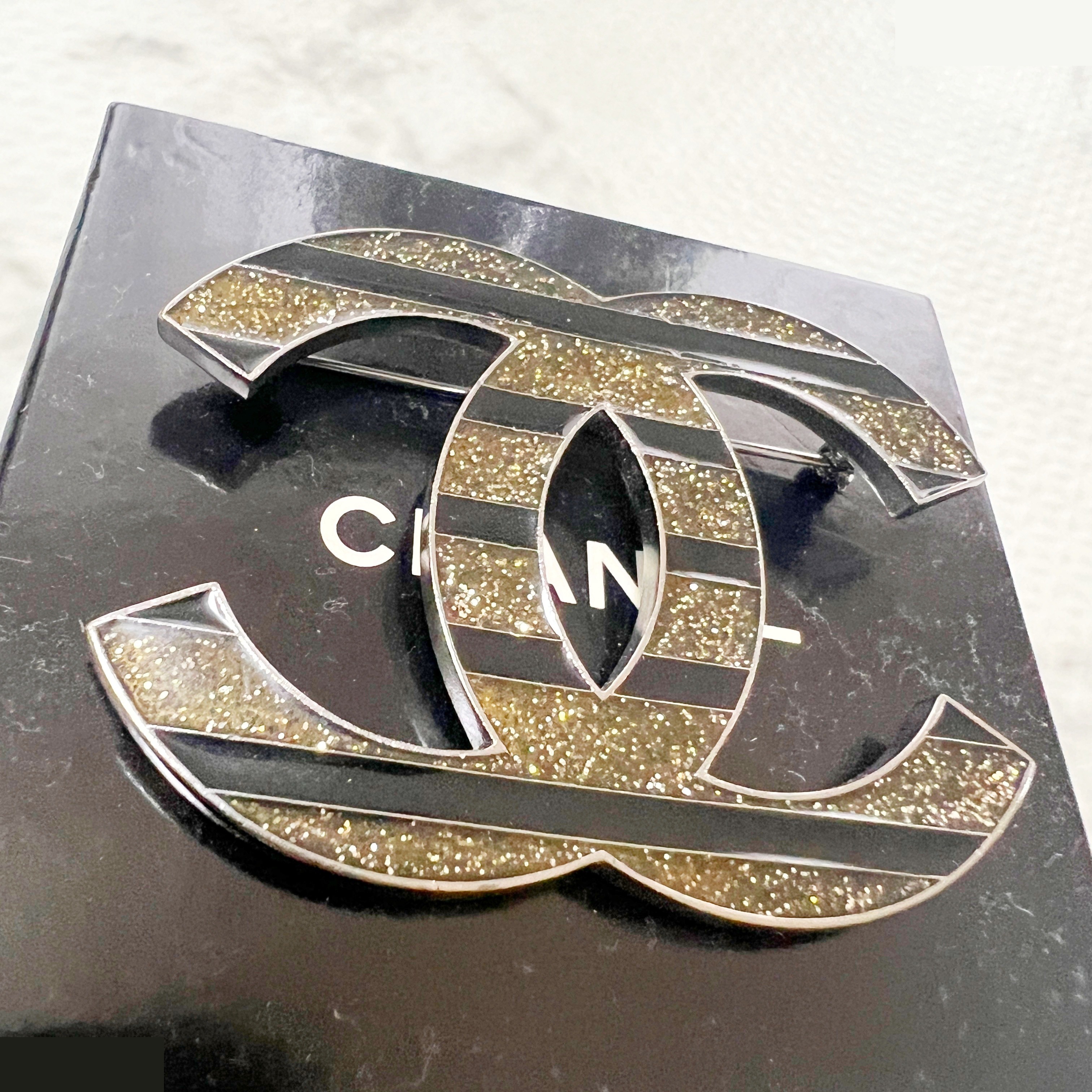 10C Coco Mark Brooch, Large, Glitter Border — view 3