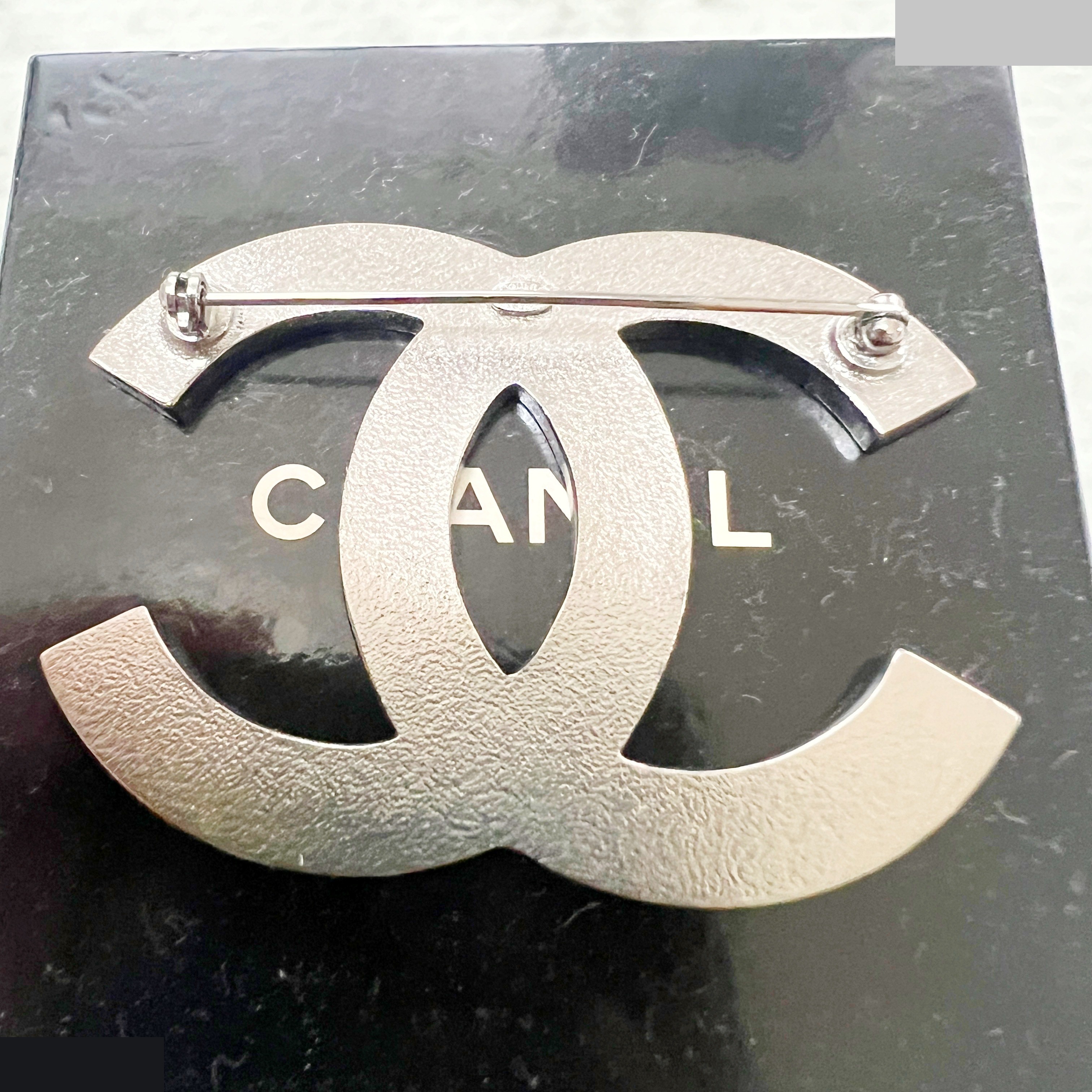 10C Coco Mark Brooch, Large, Glitter Border — view 4