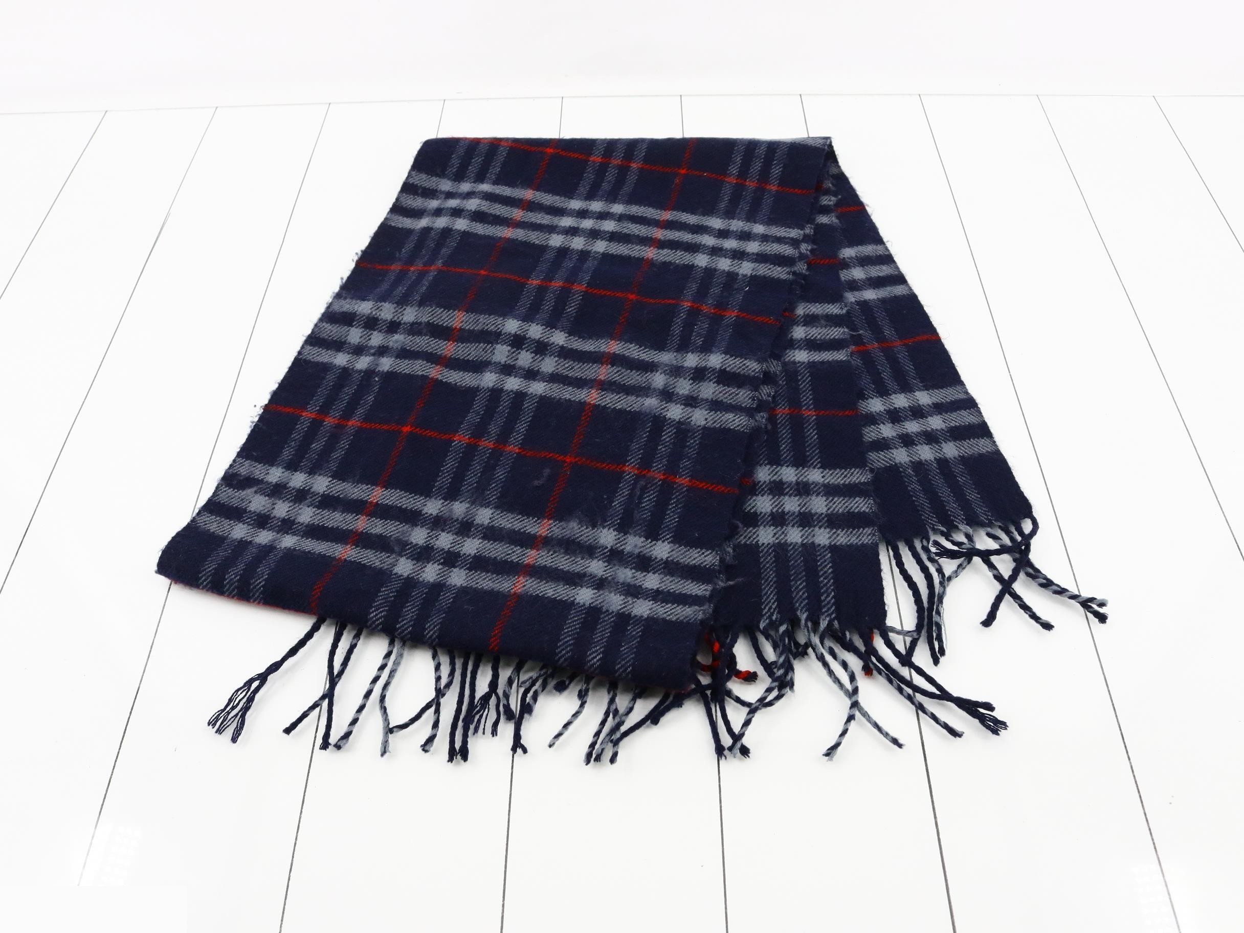 Other lines: Small items, accessories, and scarves — view 3