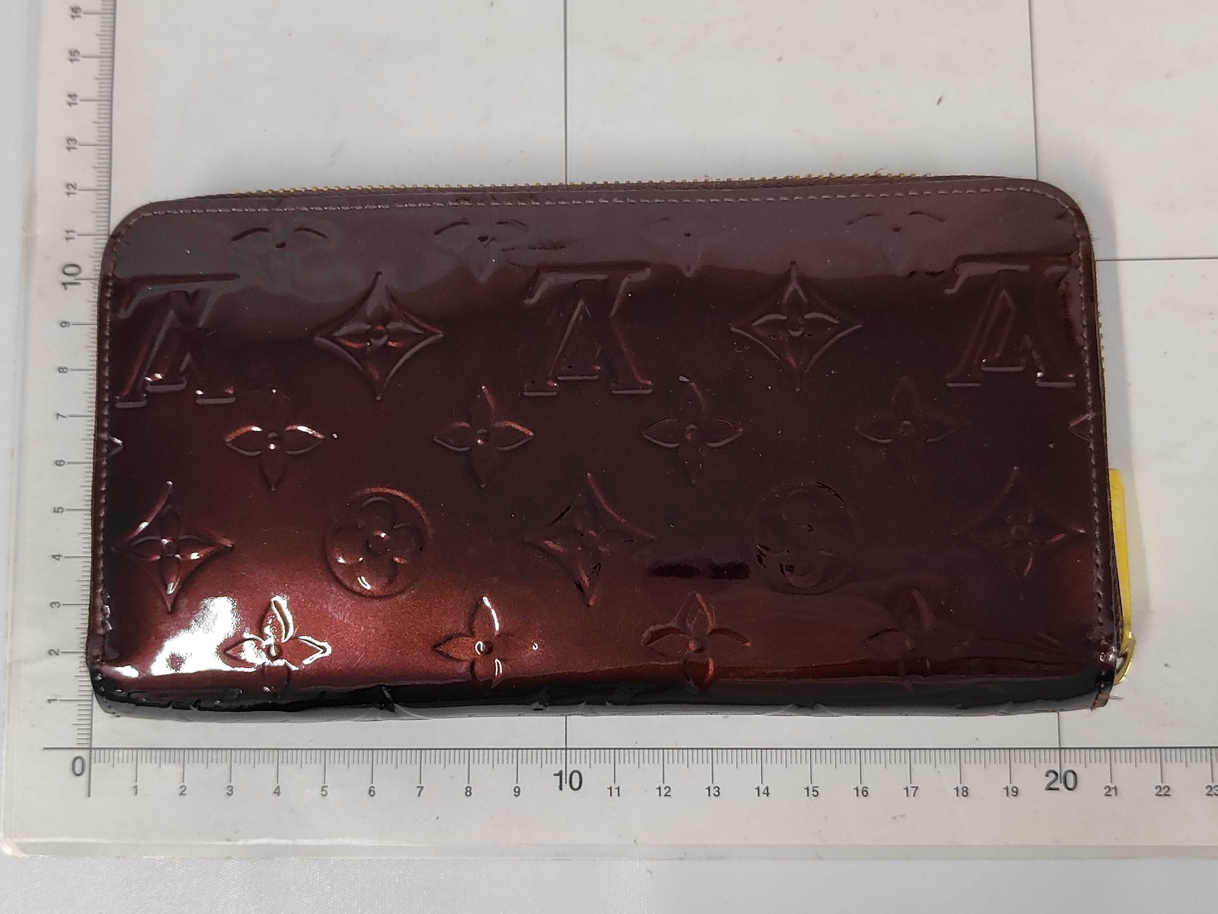 LV M91981 Vernis Zippy Wallet — view 2