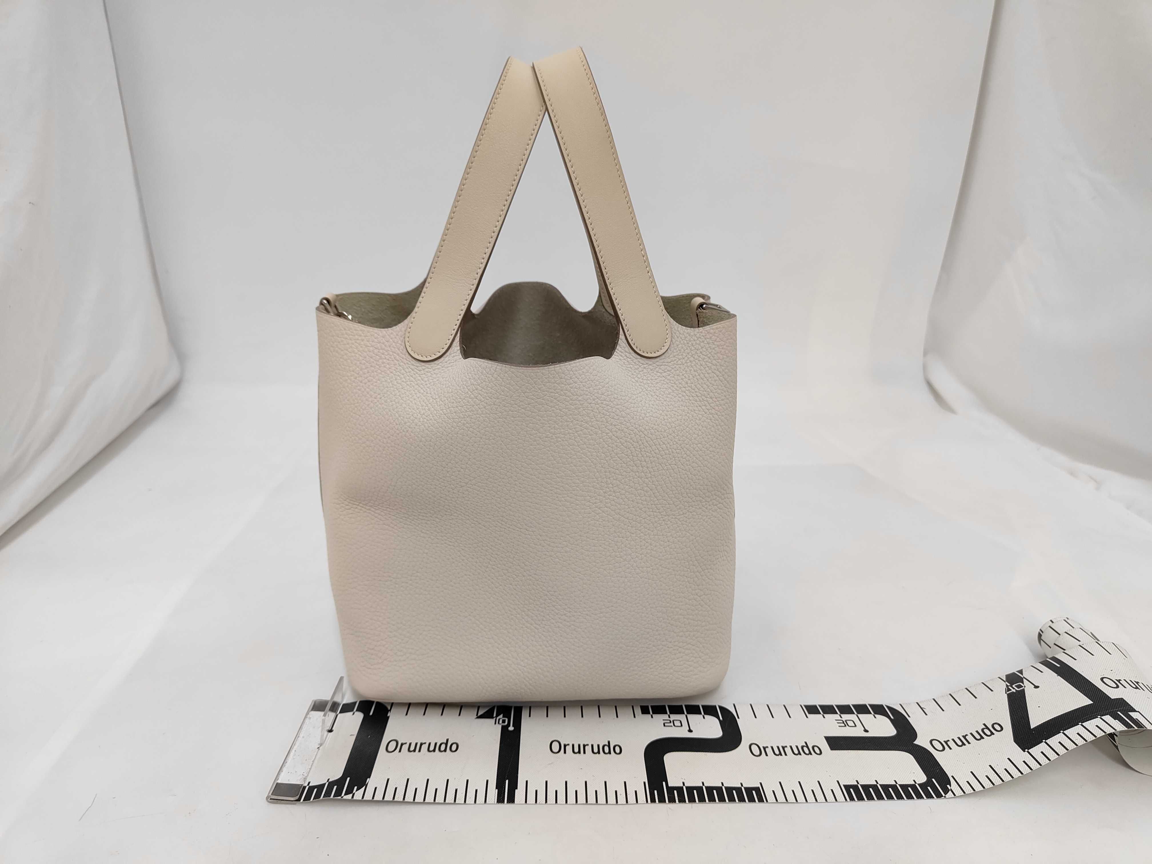 Picotin Lock Touch MM, Silver Hardware, Taurillon Clemence Leather, T Stamp, Handbag — view 2