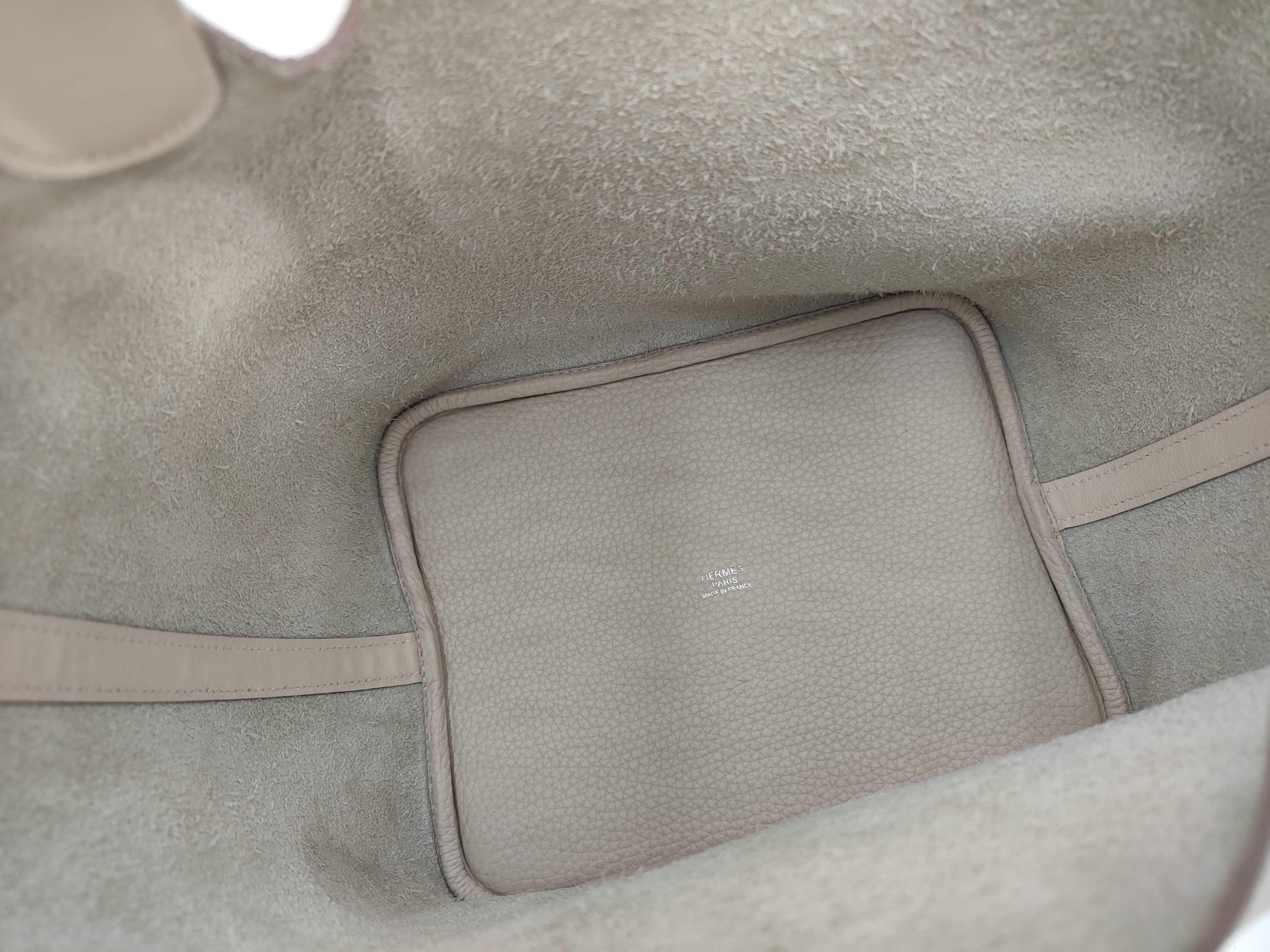 Picotin Lock Touch MM, Silver Hardware, Taurillon Clemence Leather, T Stamp, Handbag — view 10