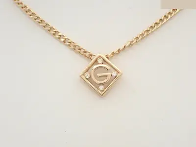 Other line: Precious metals, necklaces, pendants, neck circumference approximately 43 cm.