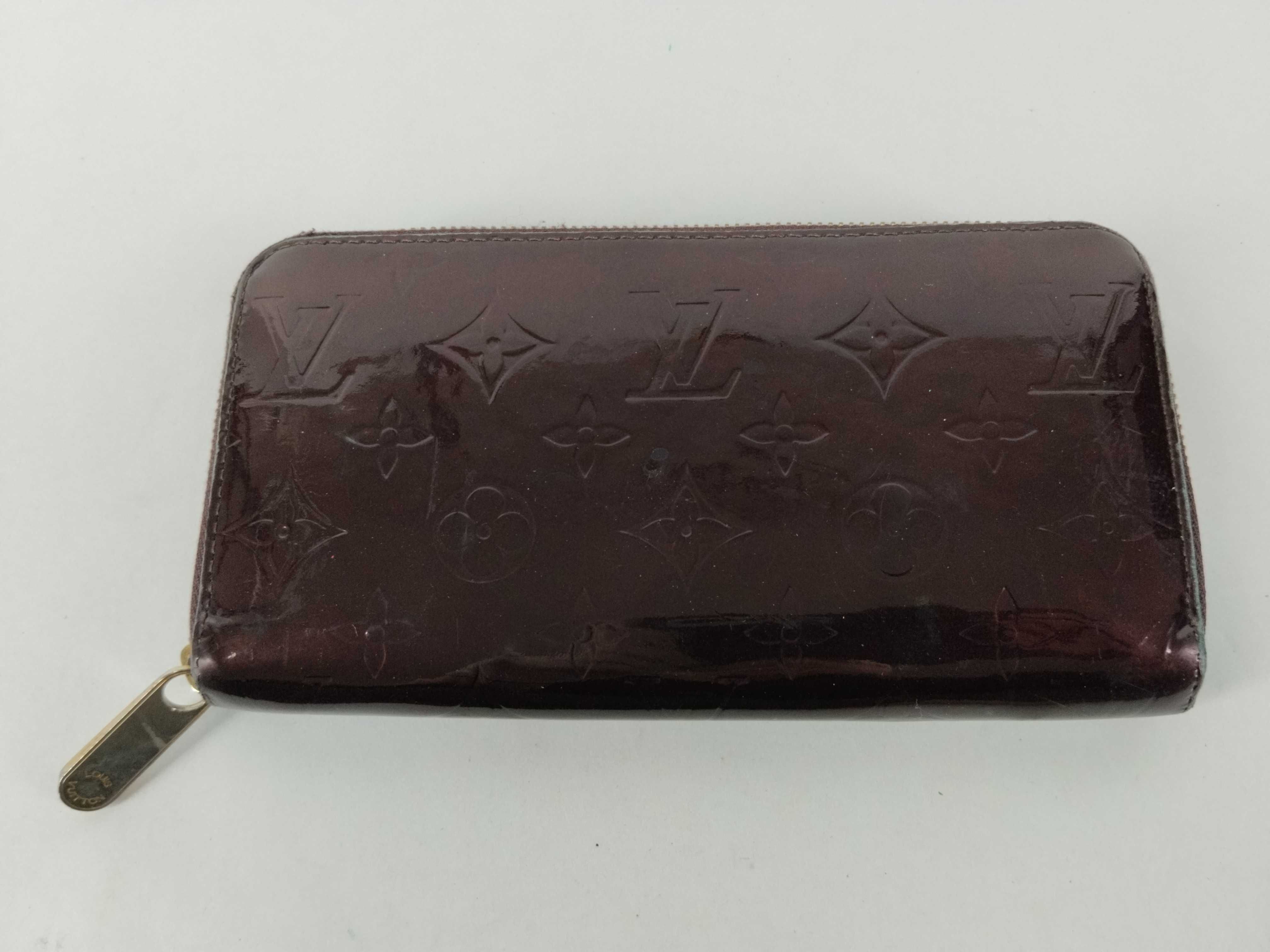 Vernis Zippy Wallet