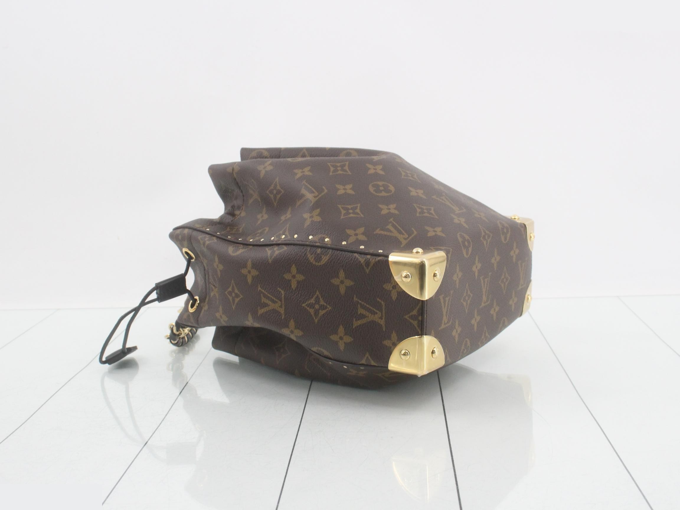 Noe Trunk — view 5