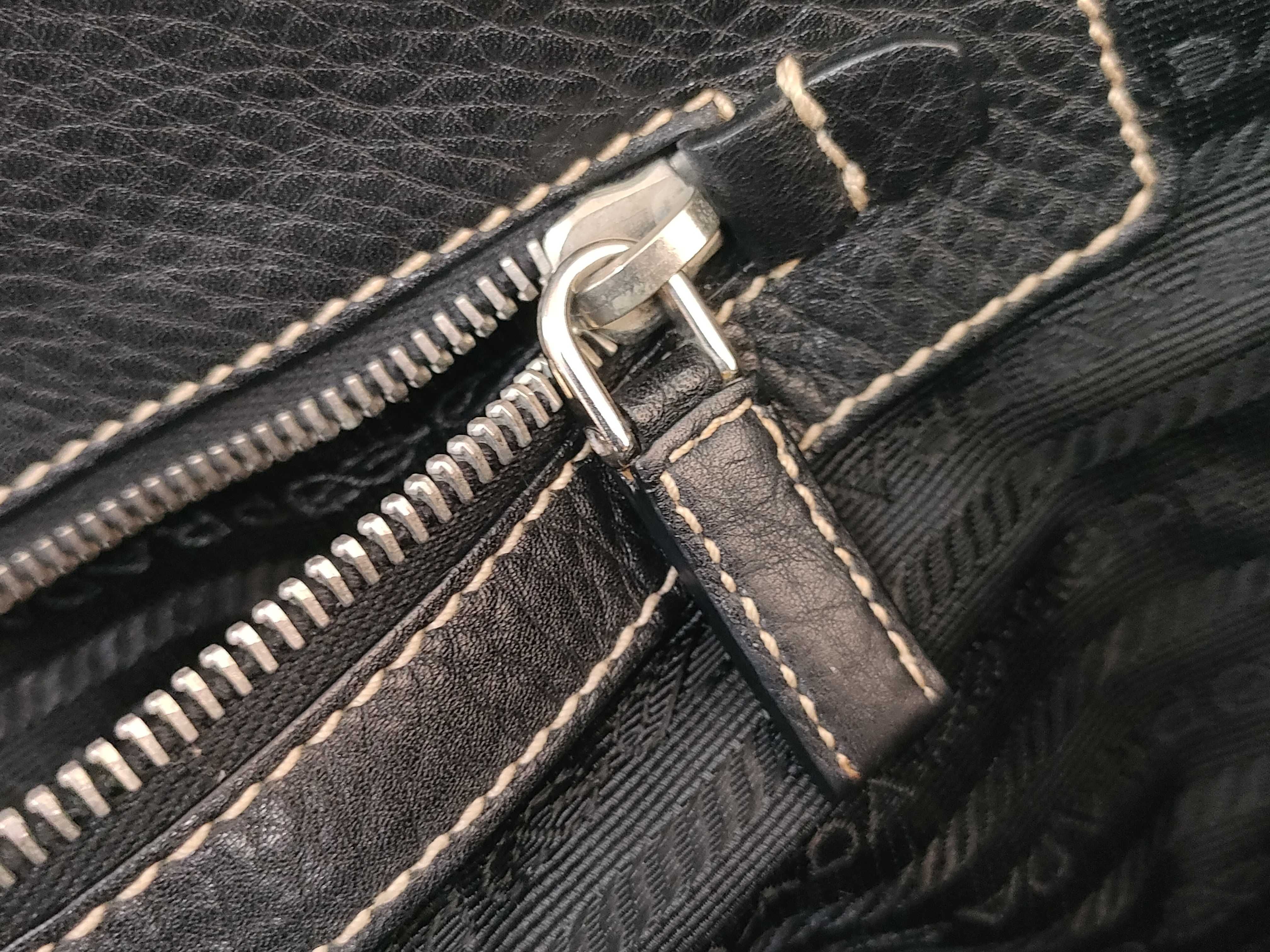Leather Tote Bag Triangle Plate Black Tote Bag — view 12
