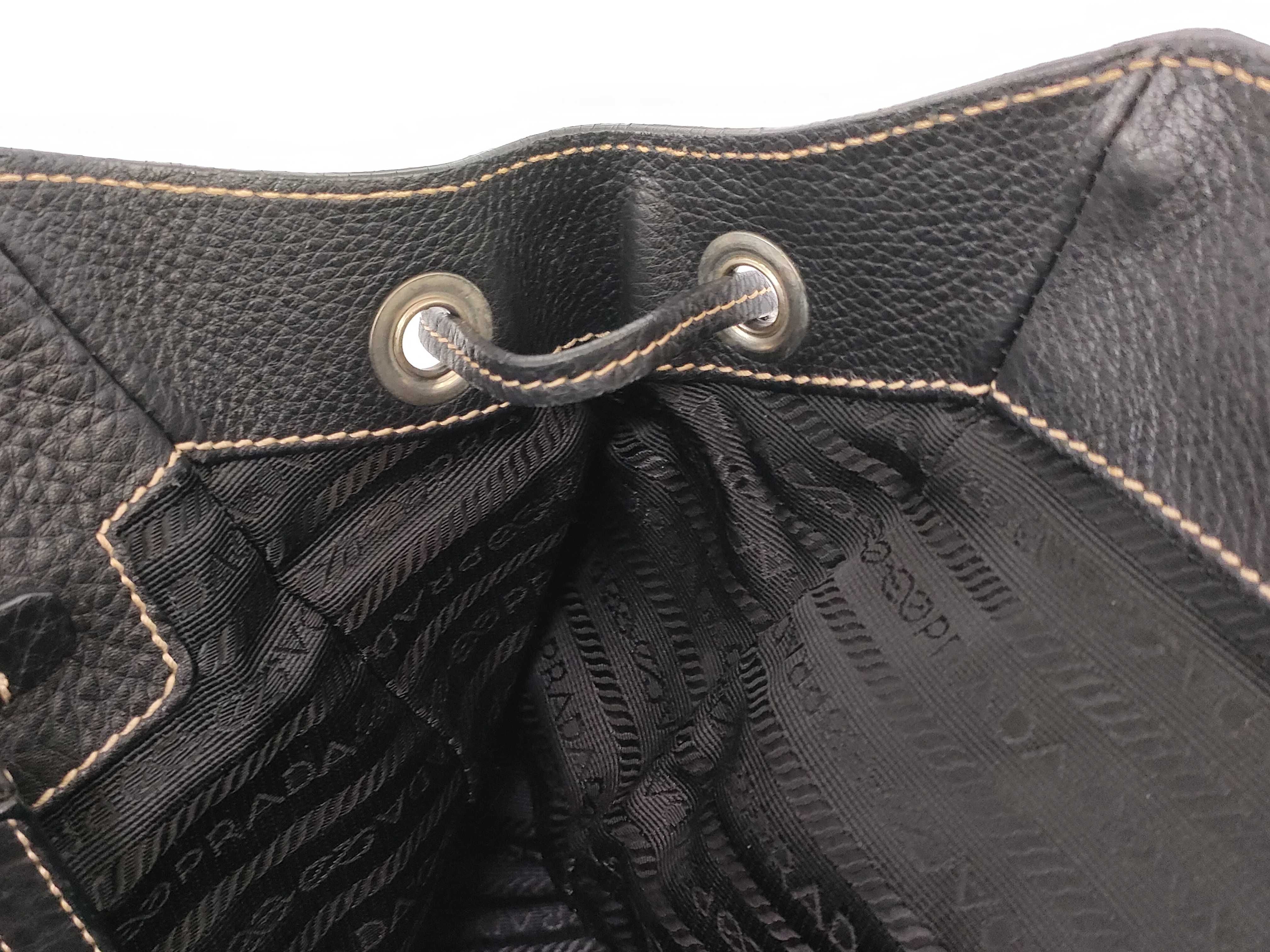 Leather Tote Bag Triangle Plate Black Tote Bag — view 9
