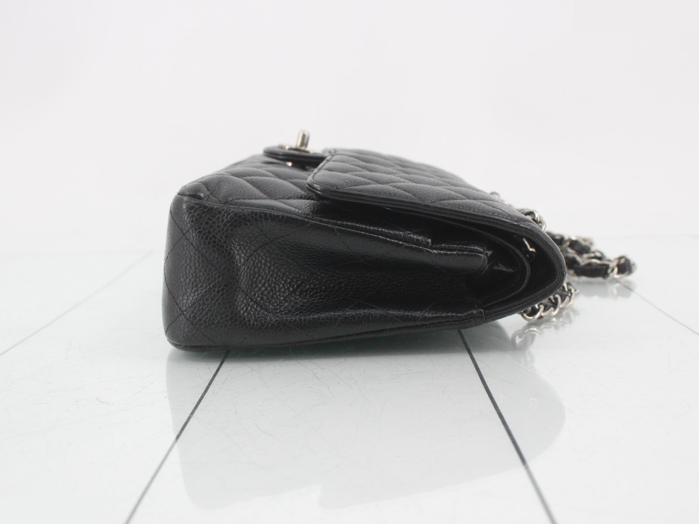 Matelassé chain shoulder bag, silver hardware, caviar leather, black. — view 3