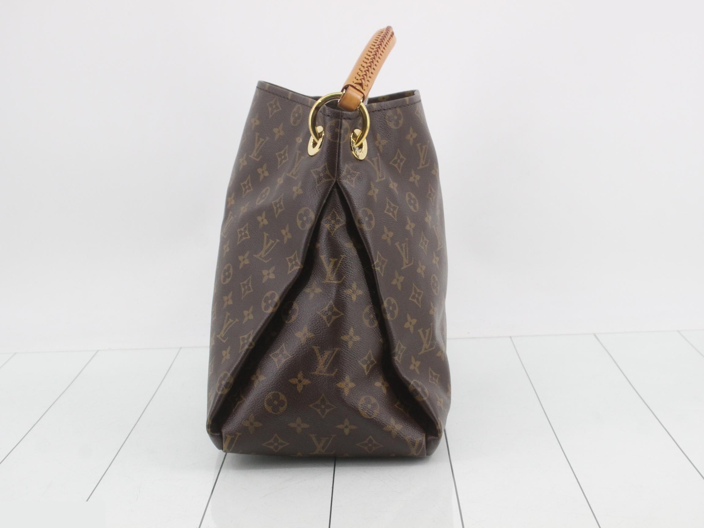 Monogram Artsy MM Shoulder Bag — view 4