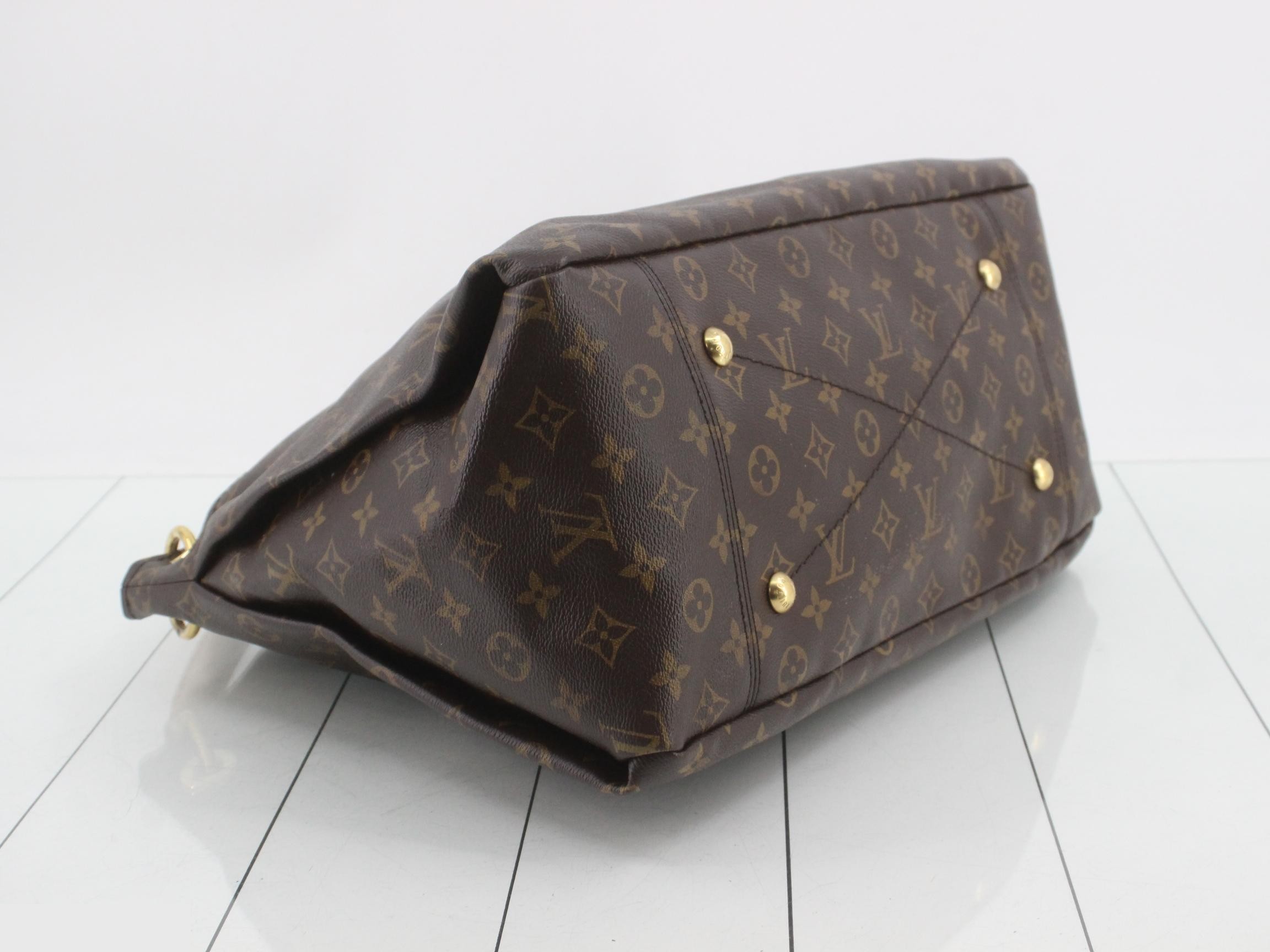 Monogram Artsy MM Shoulder Bag — view 5