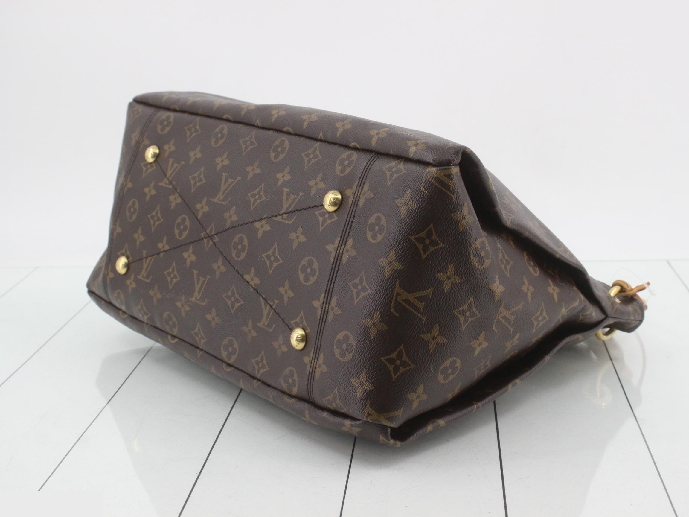 Monogram Artsy MM Shoulder Bag — view 6