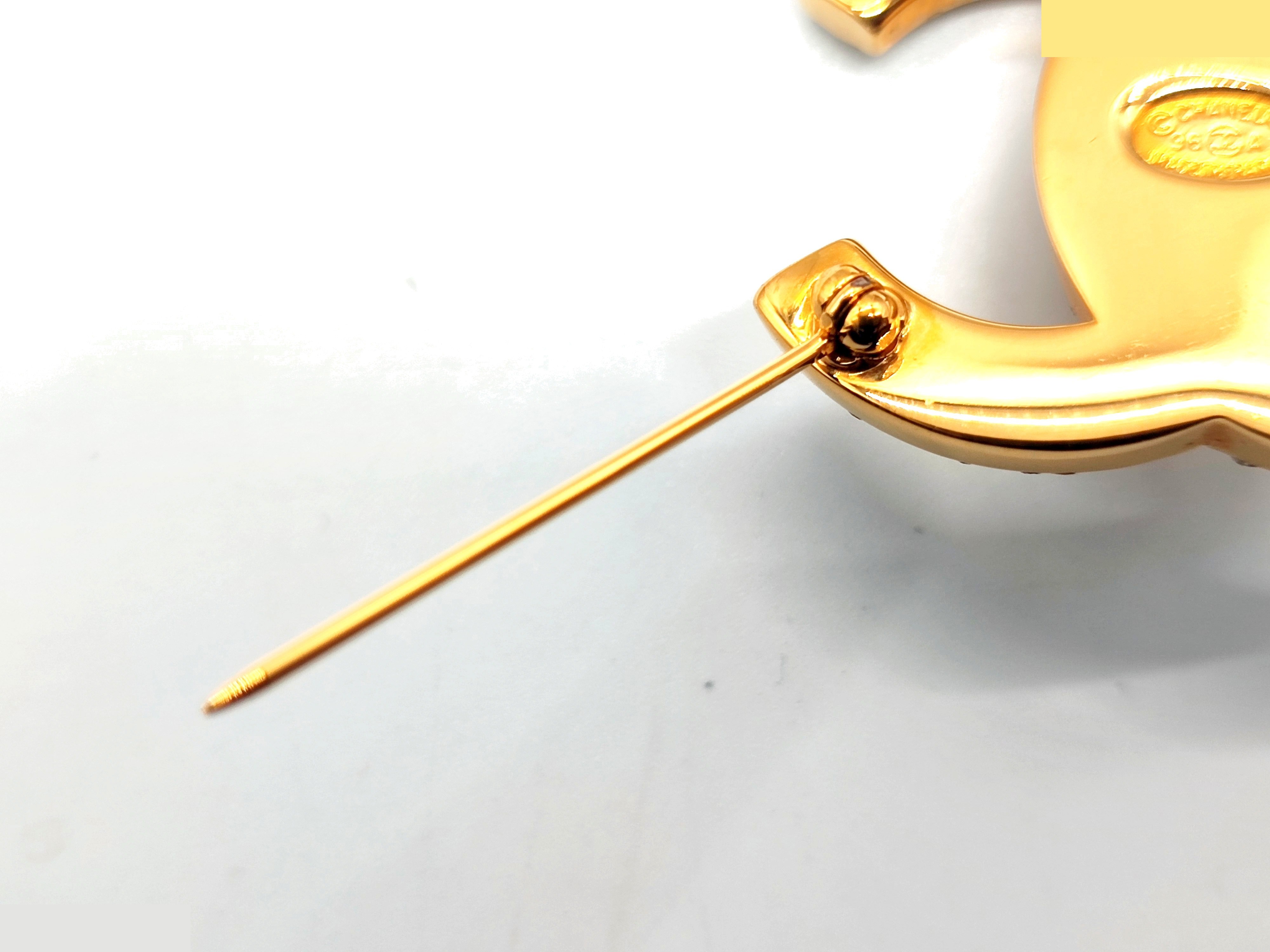 Coco Mark Turnlock Rhinestone Brooch 96A — view 5
