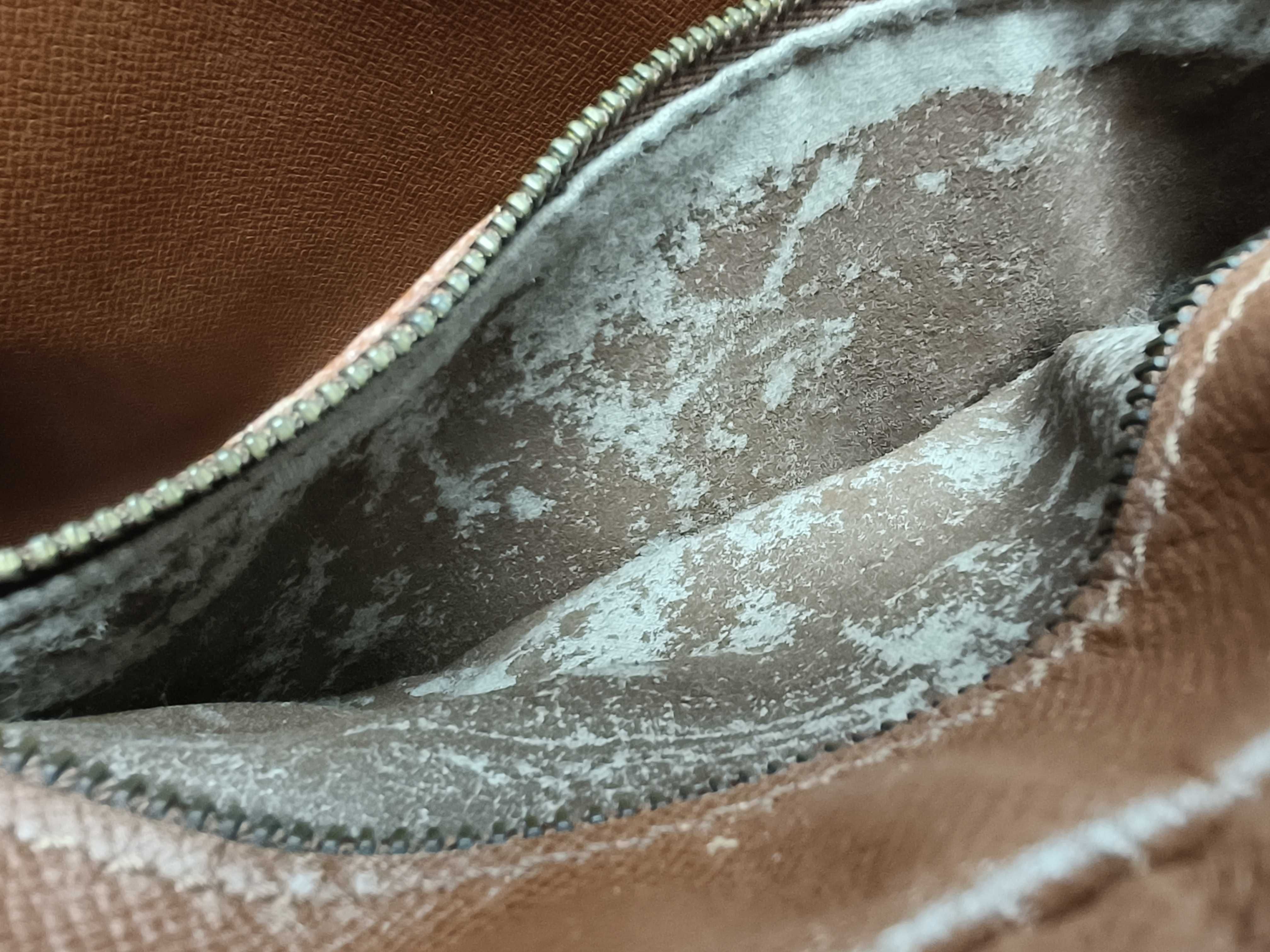 Monogram Louis Vuitton Shoulder Bag — view 11
