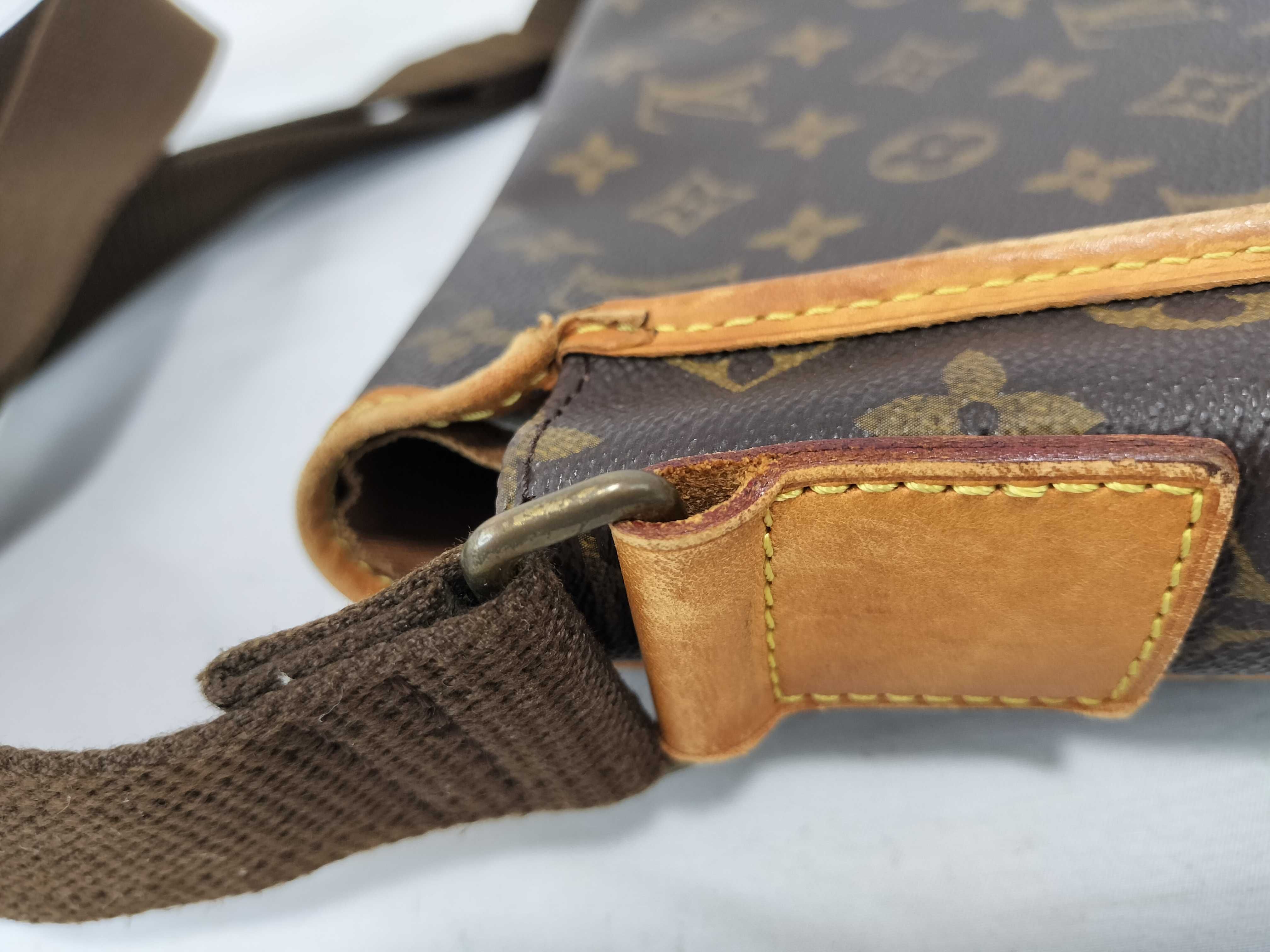 Monogram LV Messenger PM Shoulder Bag — view 5