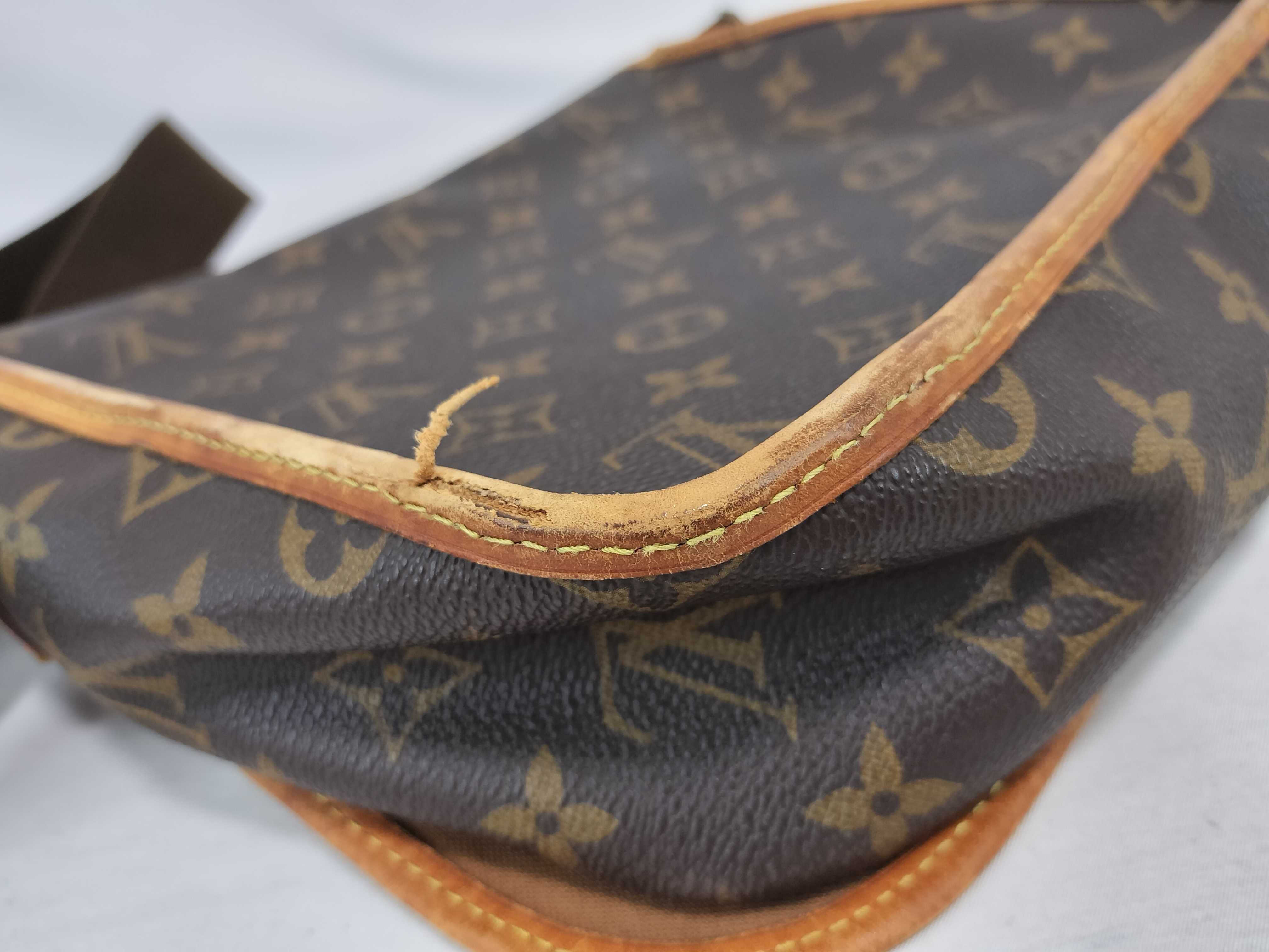 Monogram LV Messenger PM Shoulder Bag — view 6