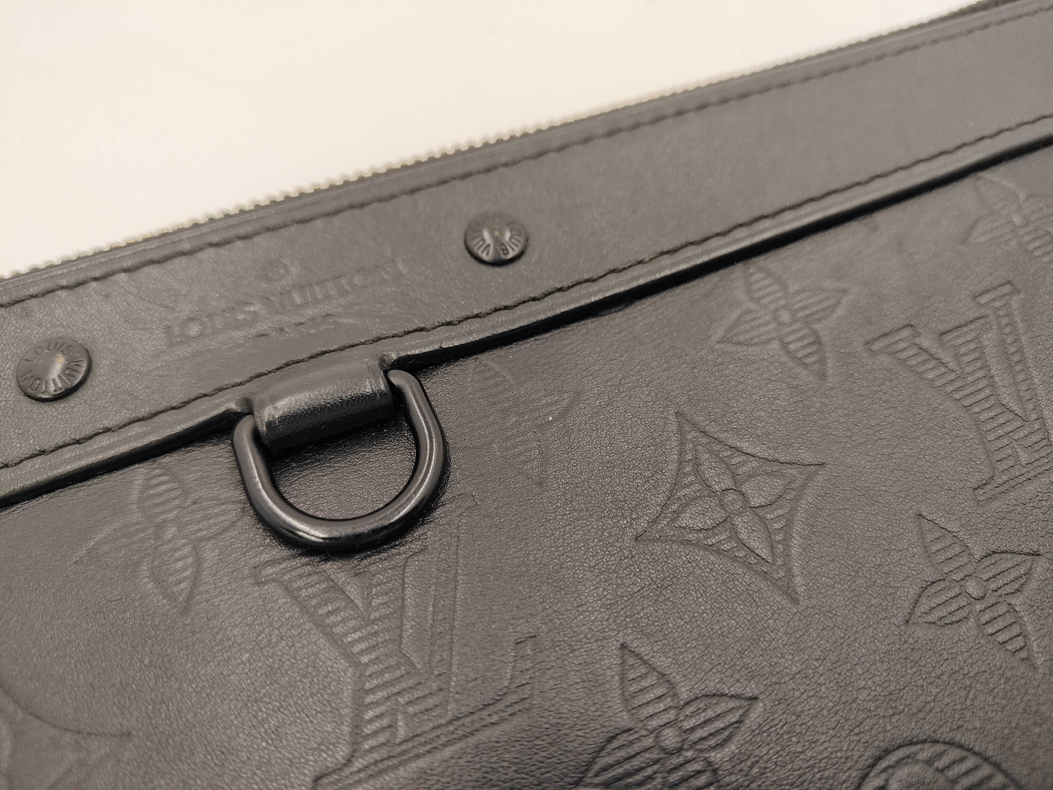 Monogram SLG MONOGRAM SHADOW DISCOVERY CLUTCH M62903 RFID Clutch Bag — view 9