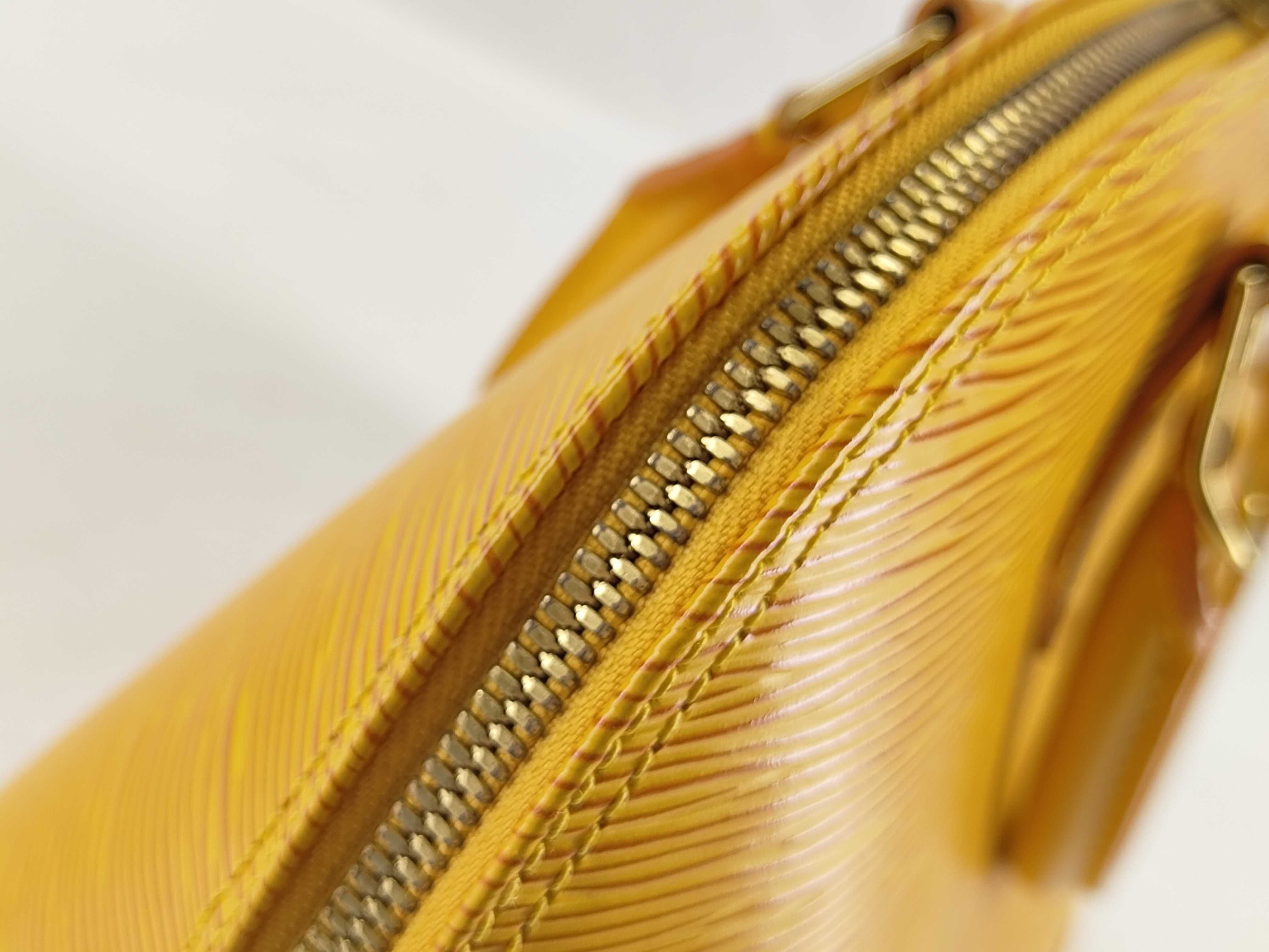 Epi Alma M52149 Yellow Handbag — view 11