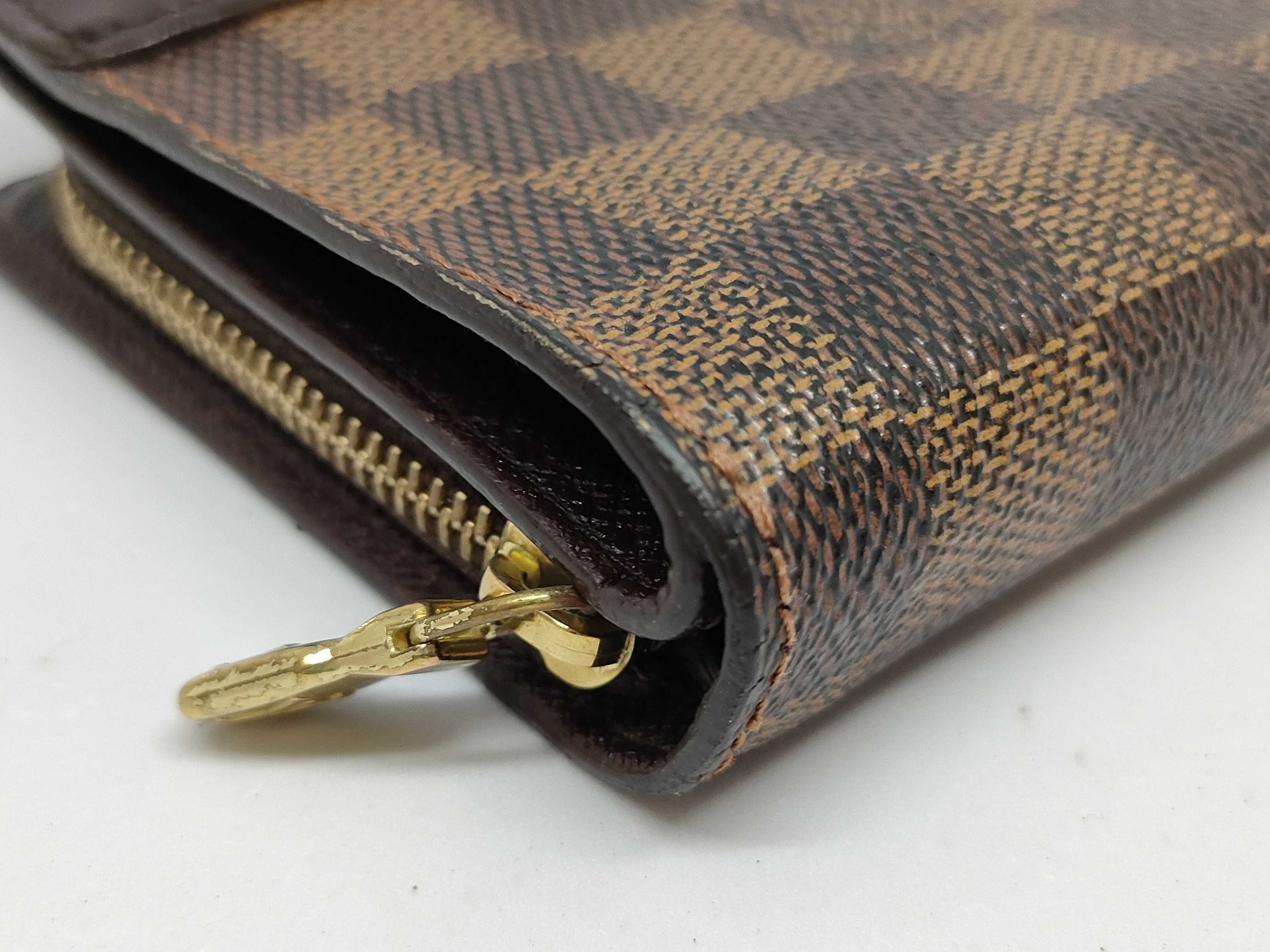 Damier Louis Vuitton Damier Wallet — view 2