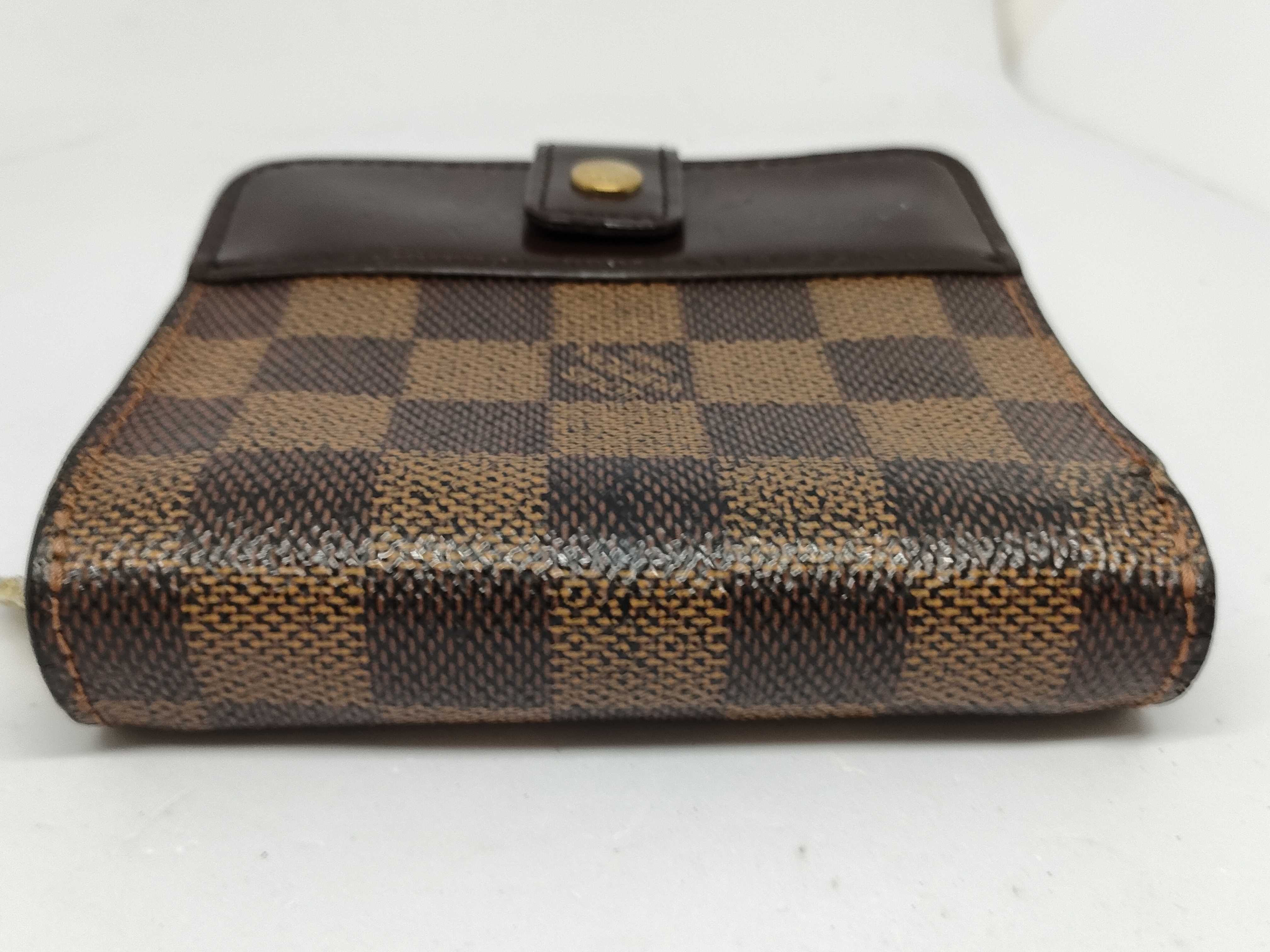 Damier Louis Vuitton Damier Wallet — view 3