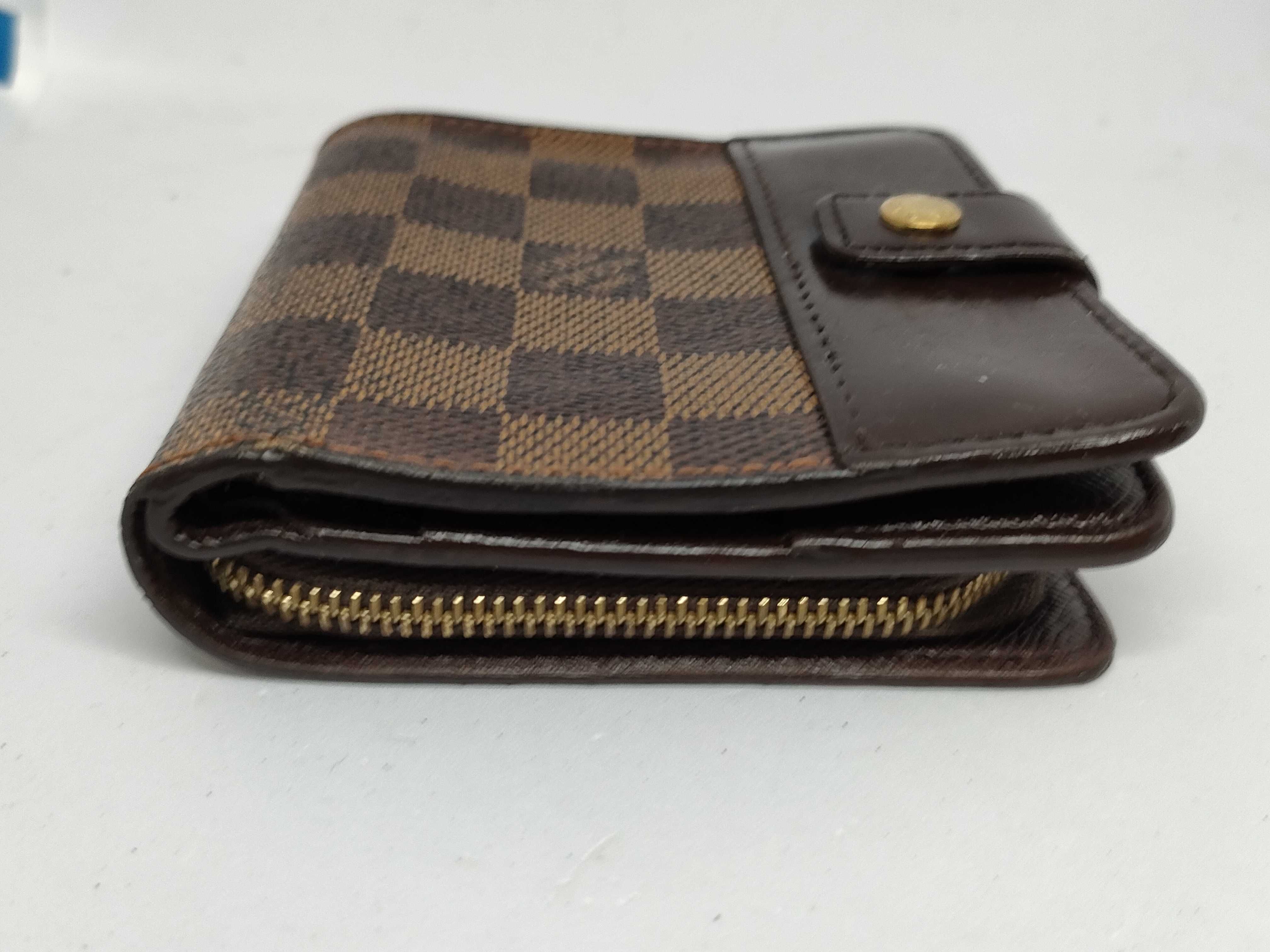 Damier Louis Vuitton Damier Wallet — view 4