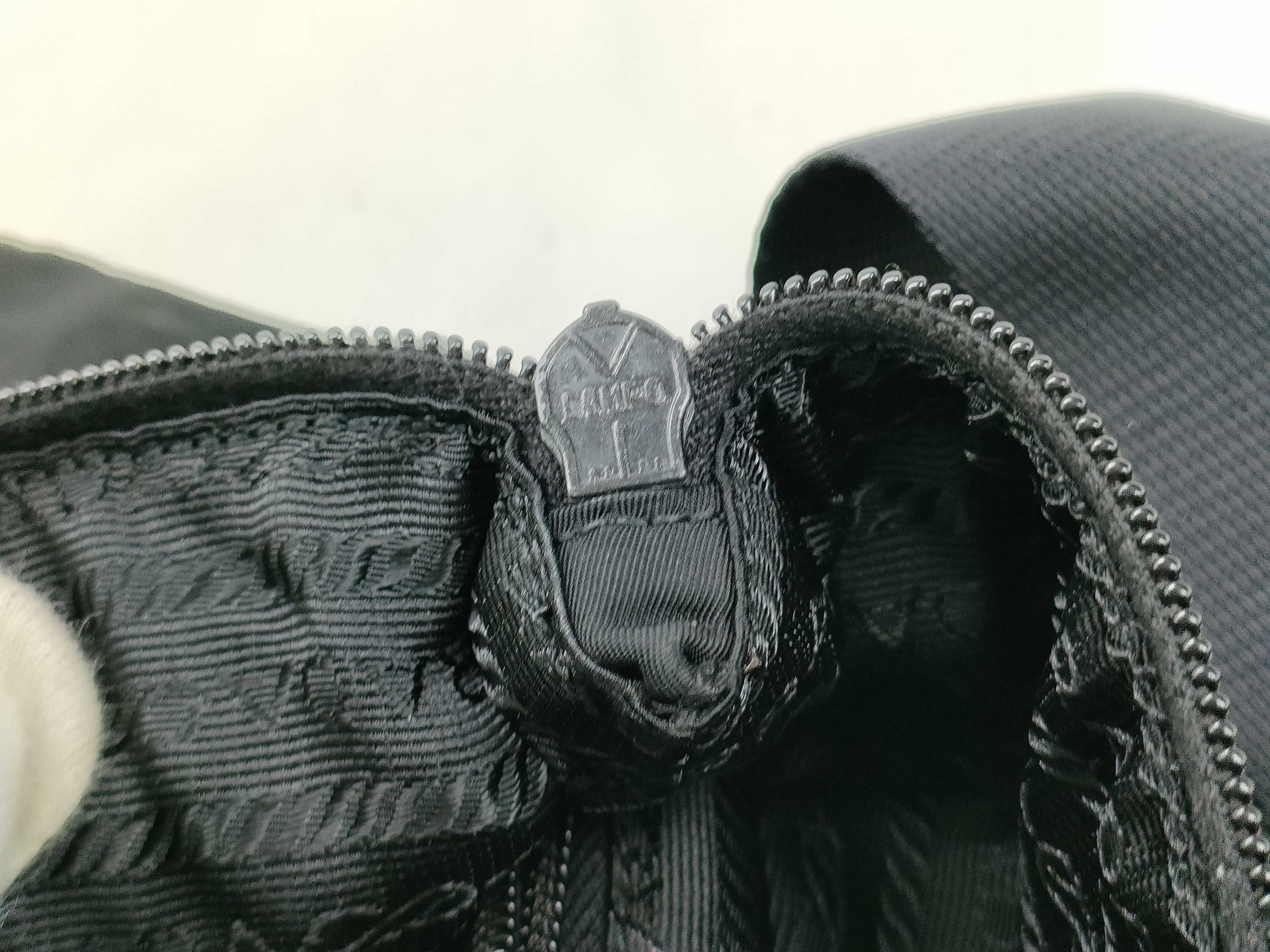 nylon tote bag, black, with zipper and white tag, size 25. — view 11