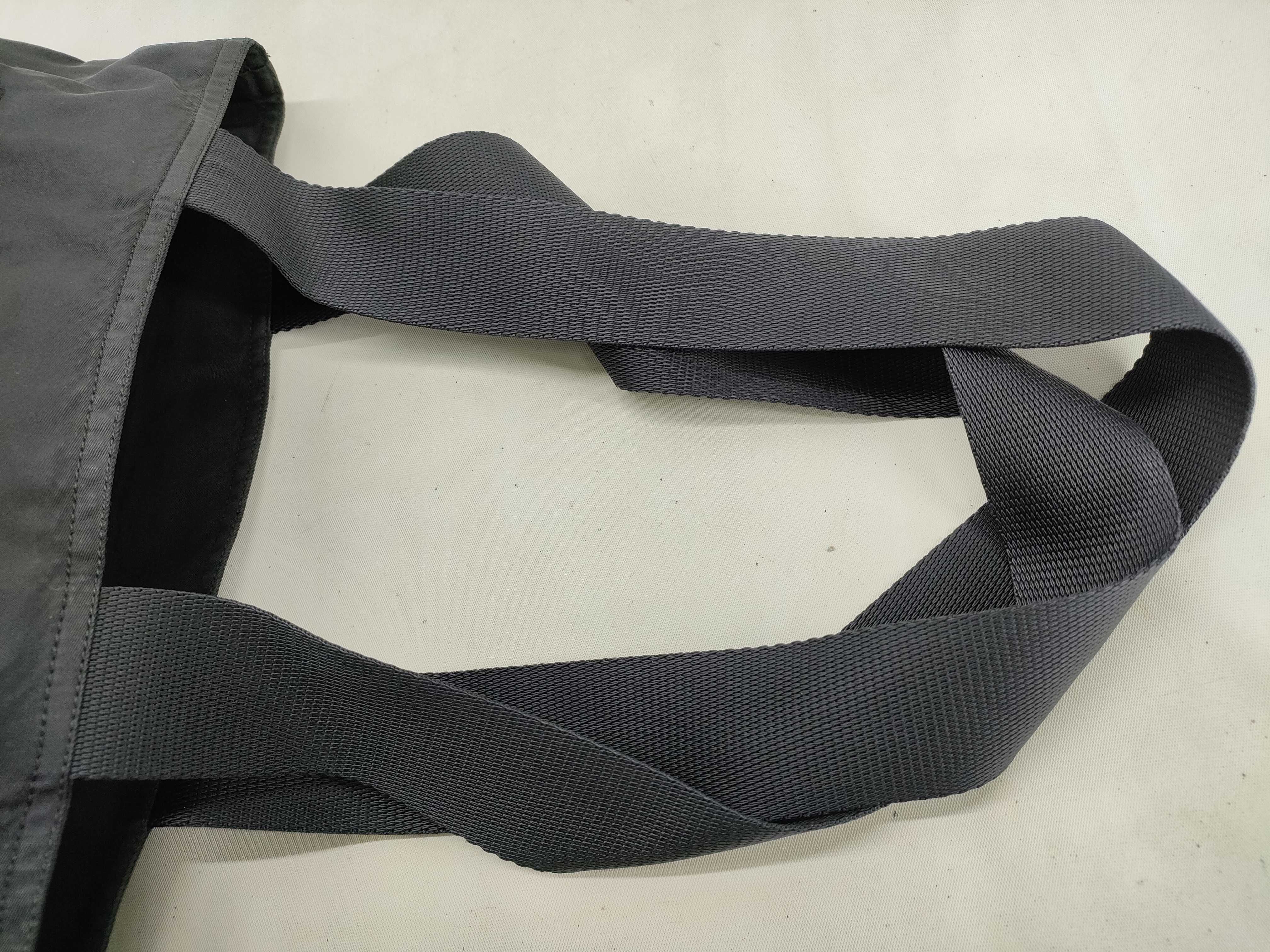 nylon tote bag, black, with zipper and white tag, size 25. — view 5