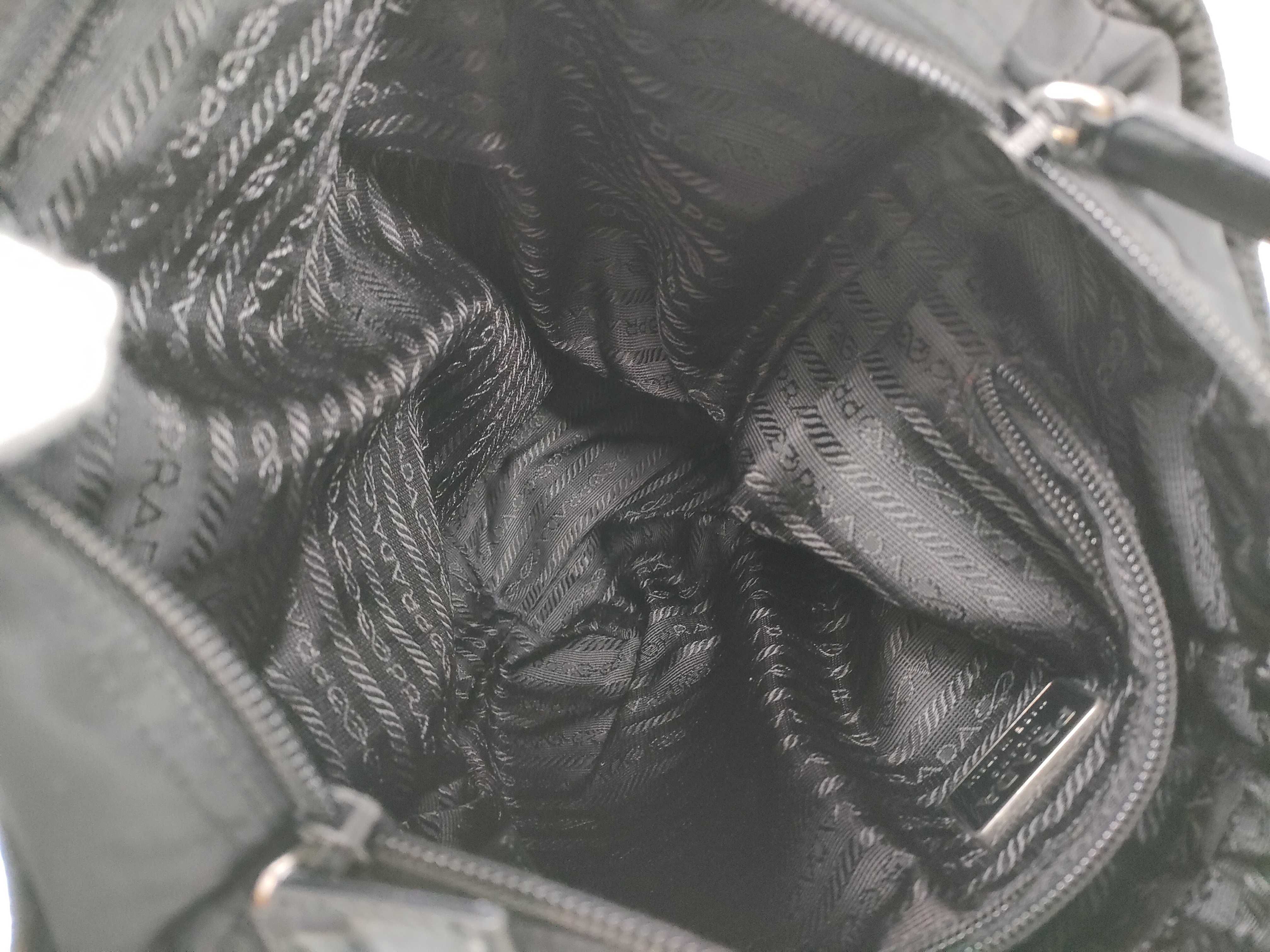 nylon tote bag, black, with zipper and white tag, size 25. — view 9