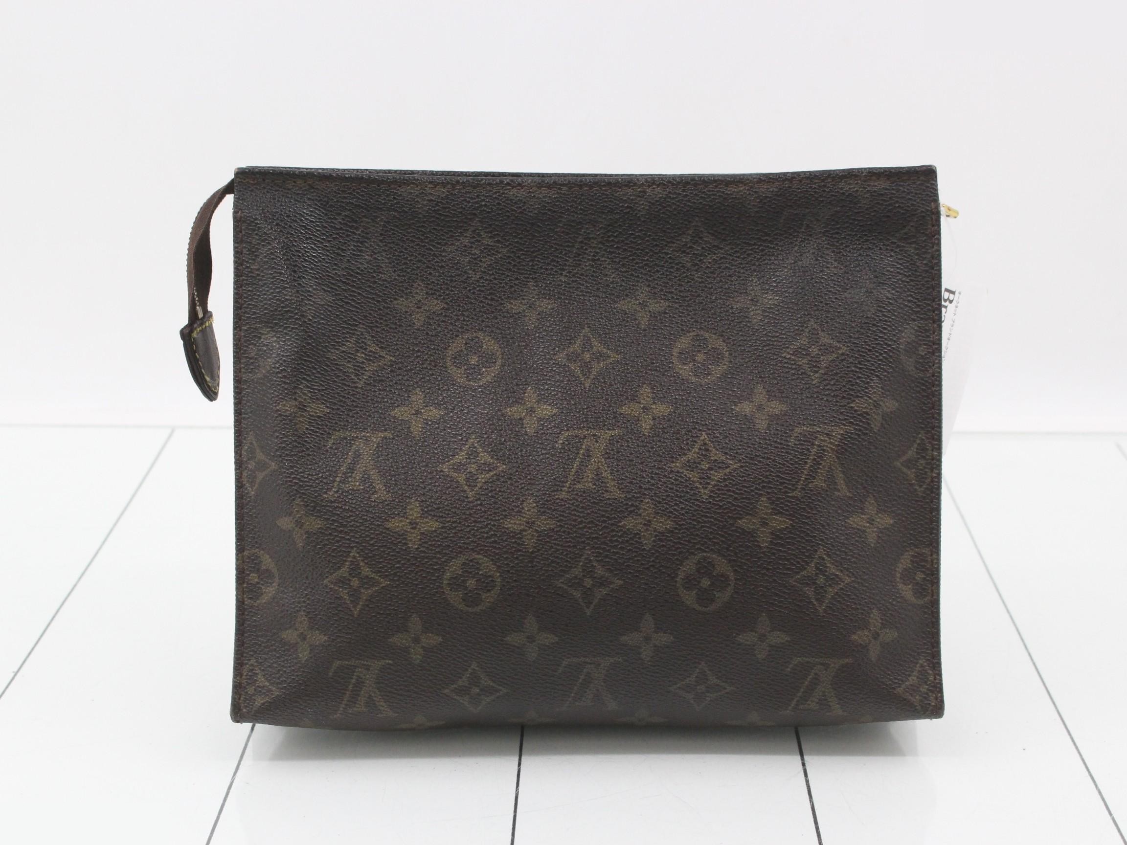 M47542 Pochette Toilette 26 Clutch Bag Monogram Brown — view 2