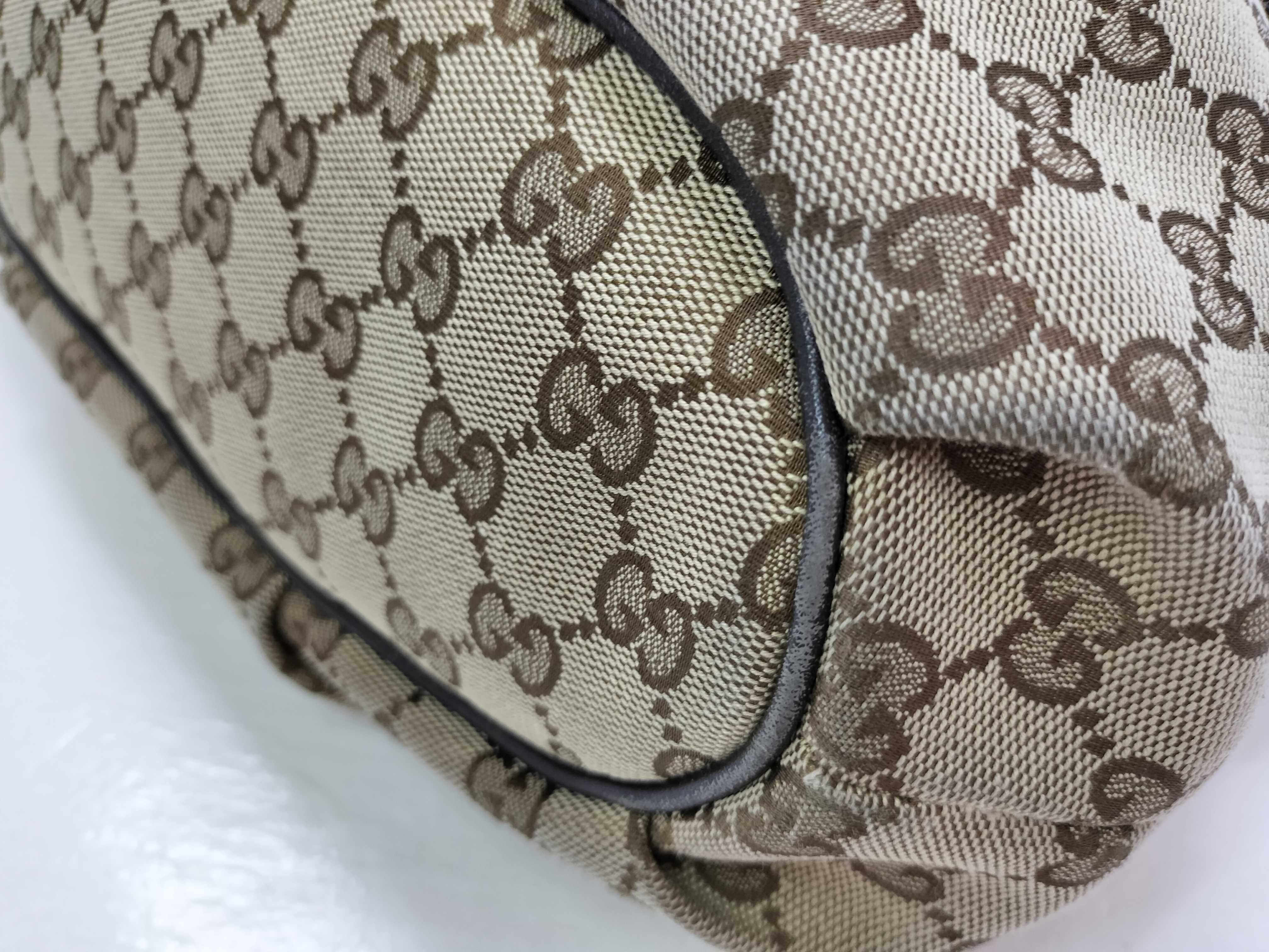 GG Canvas Shoulder Bag — view 7