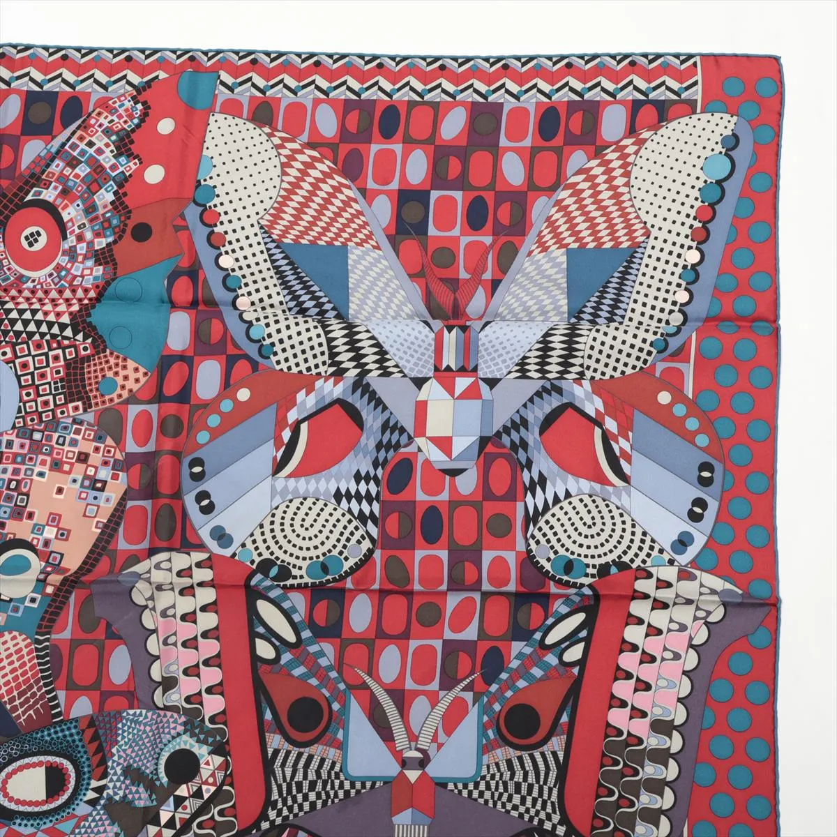 Carre 90 Les Ailes de la Soie Silk Wing Scarf Silk Red Thread Fuzzing — view 3