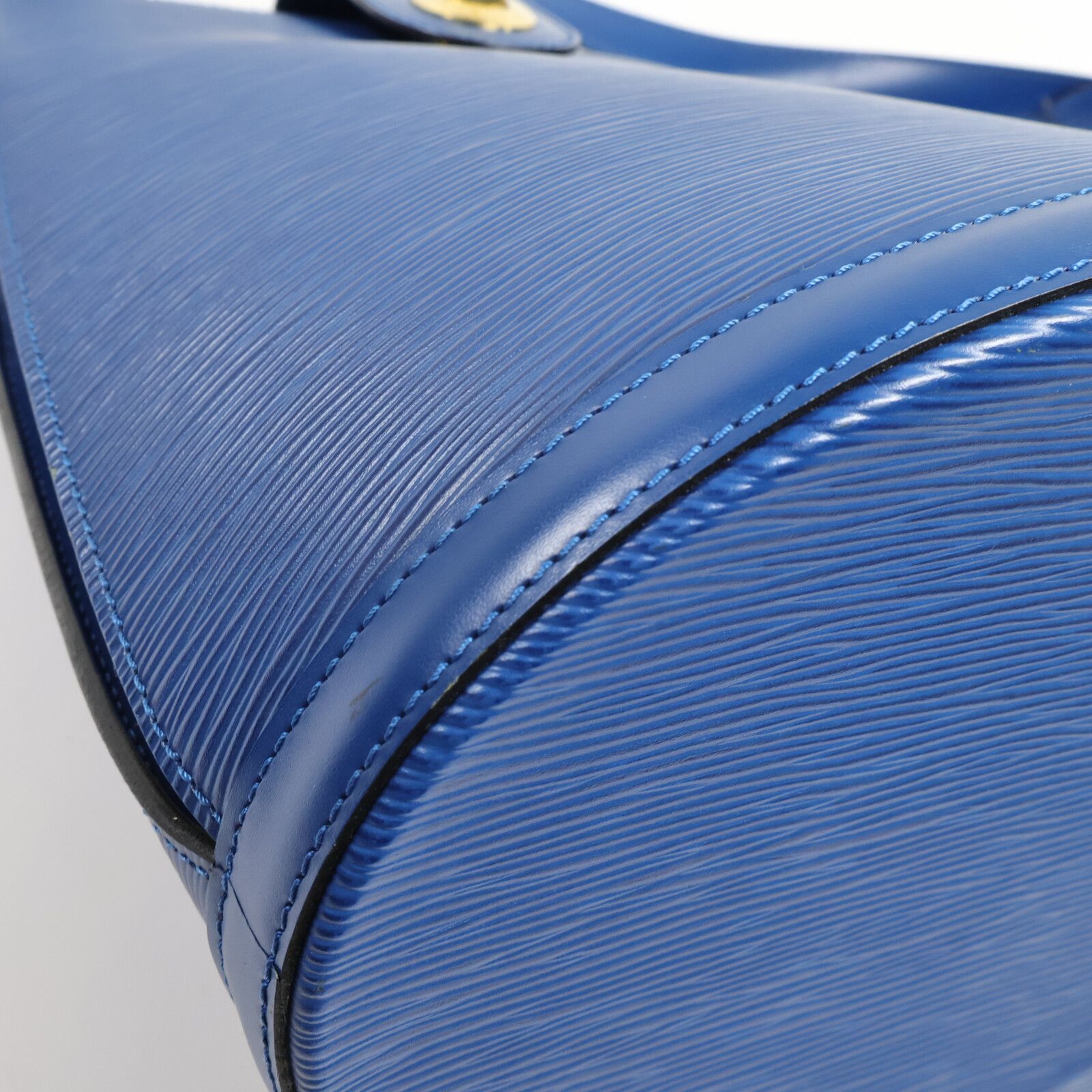 Epi Cluny Shoulder Bag Toledo Blue Shoulder Bag M 52255 — view 17