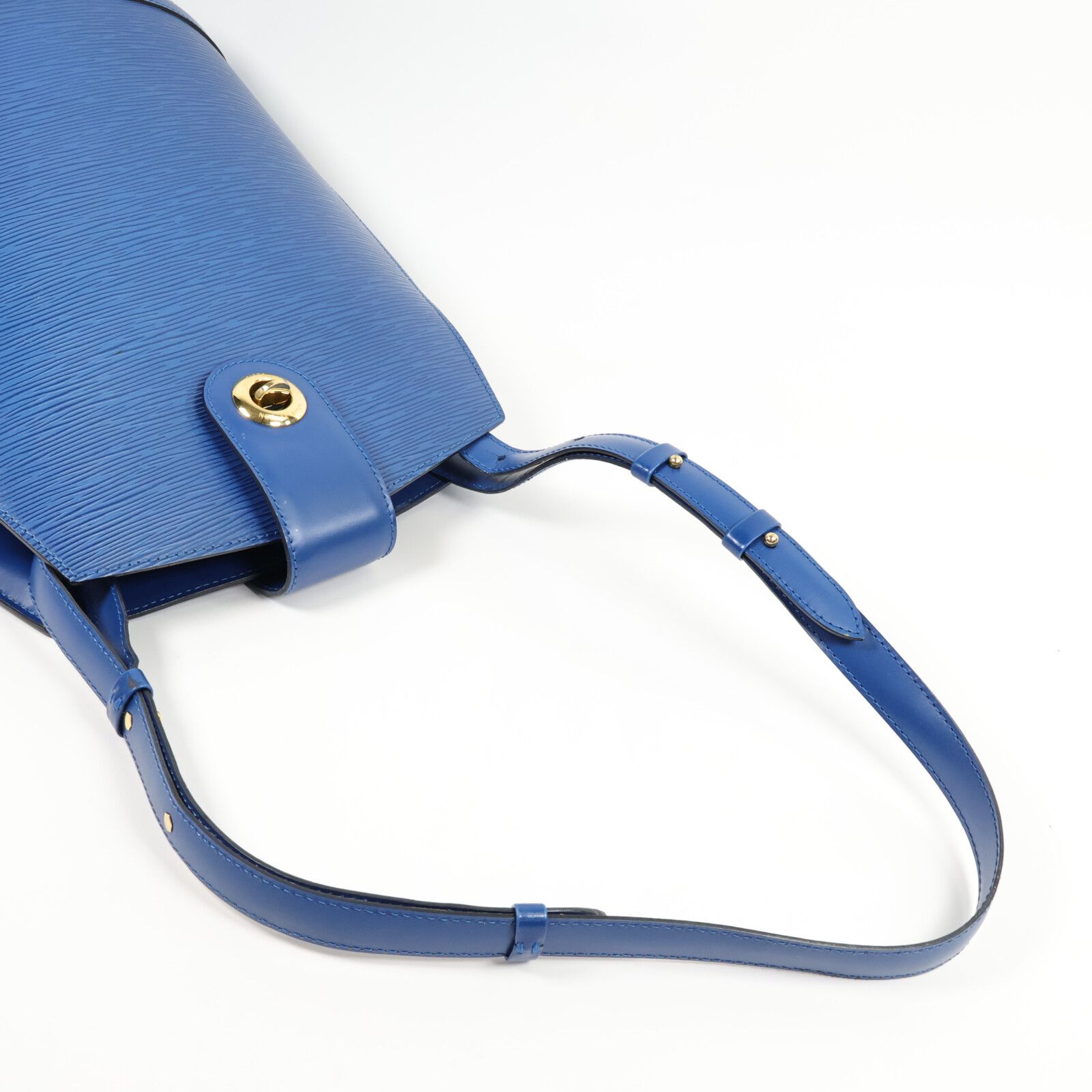 Epi Cluny Shoulder Bag Toledo Blue Shoulder Bag M 52255 — view 9