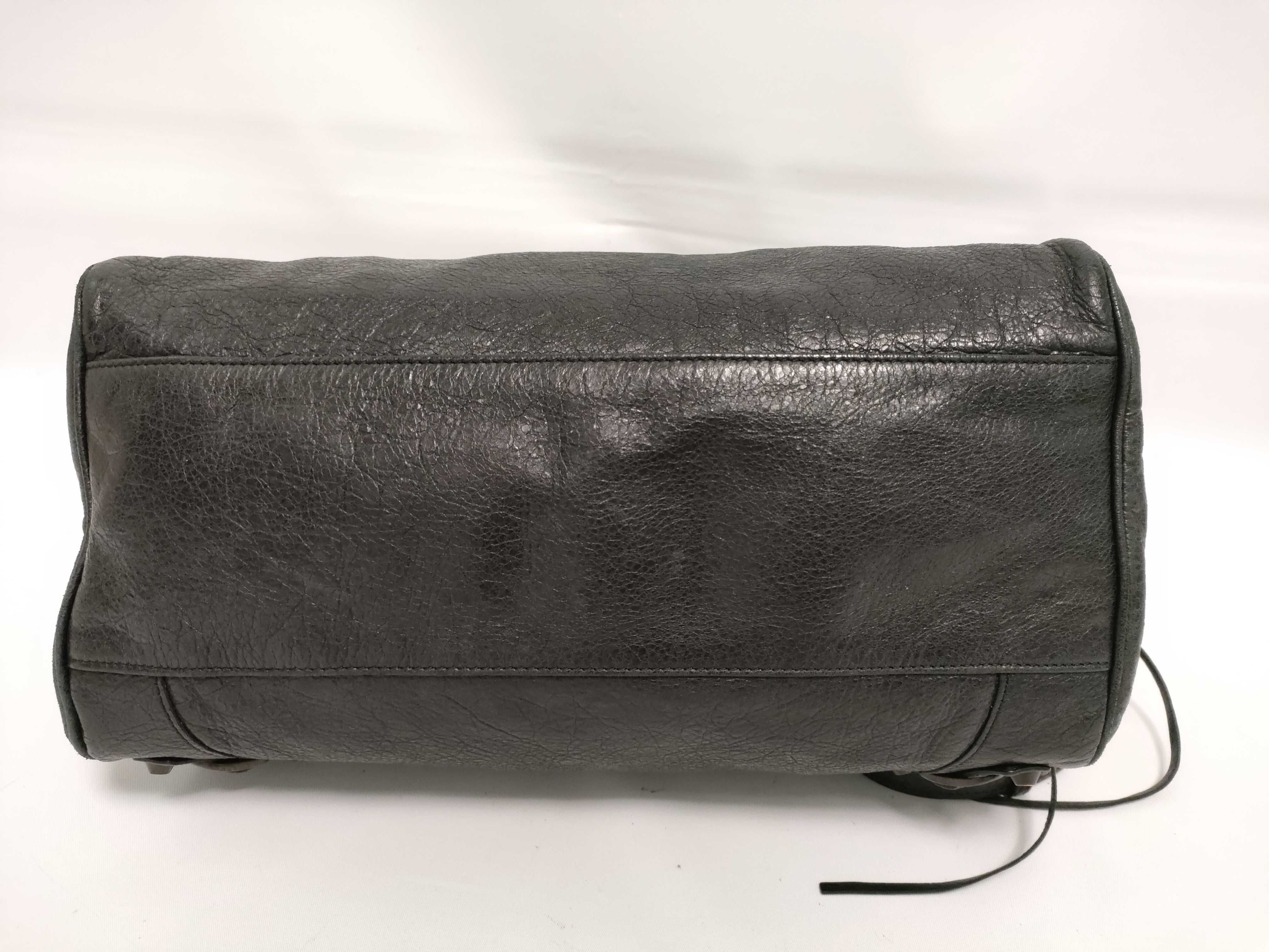 Classic Velo Leather 2-Way Handbag, Black 235216, with Mirror — view 3