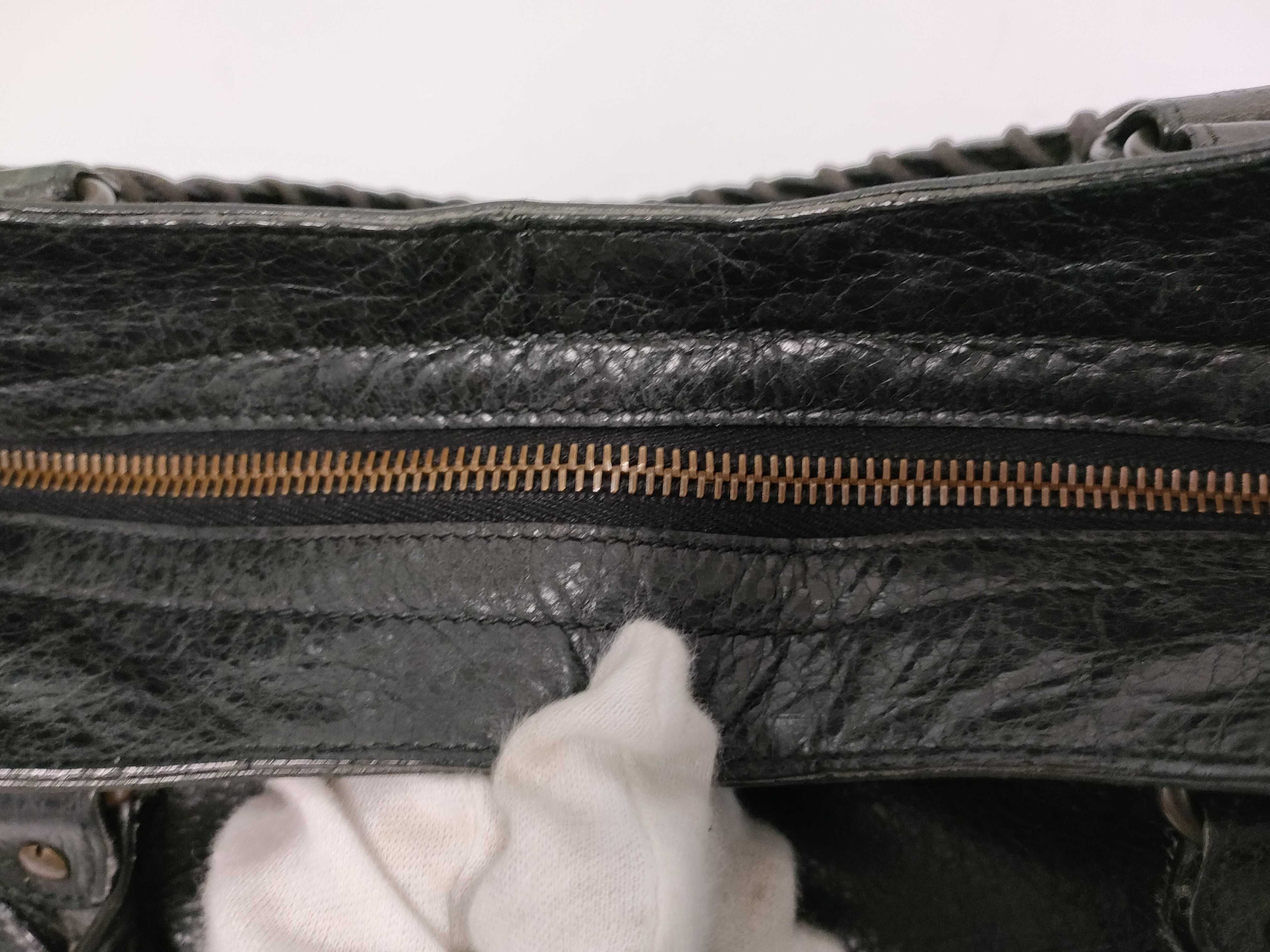 Classic Velo Leather 2-Way Handbag, Black 235216, with Mirror — view 8