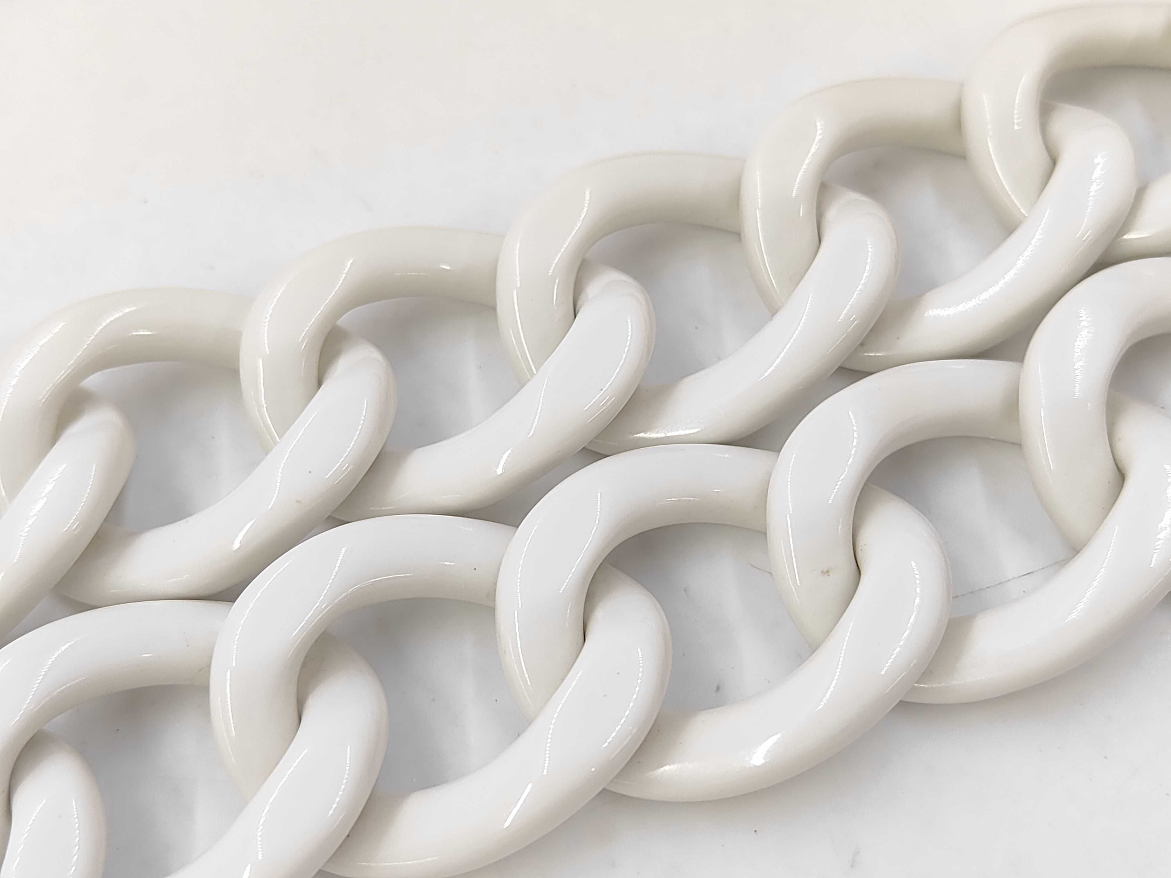 White Plastic Chain Tote Bag — view 4