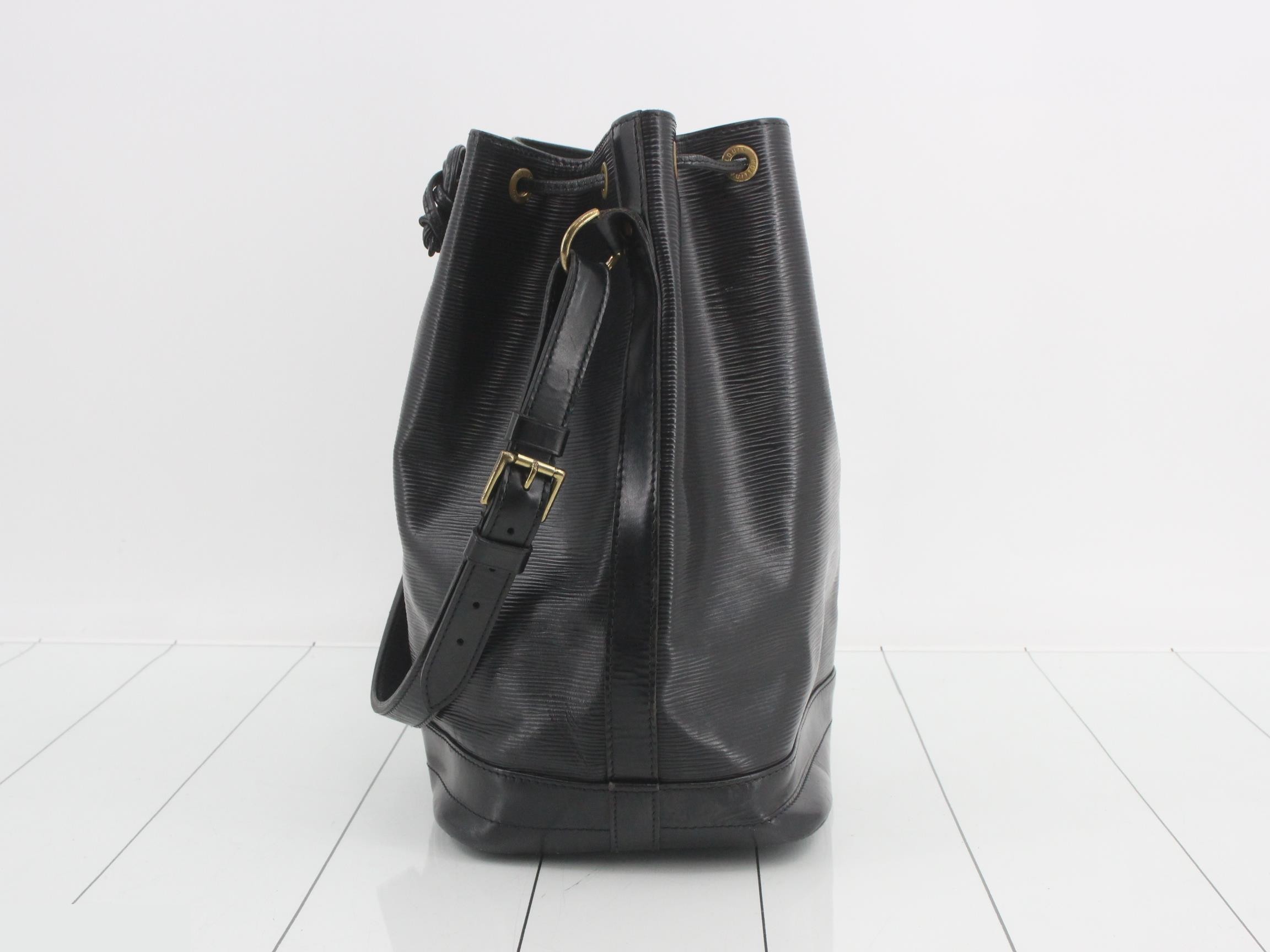 Noé Noir — view 3