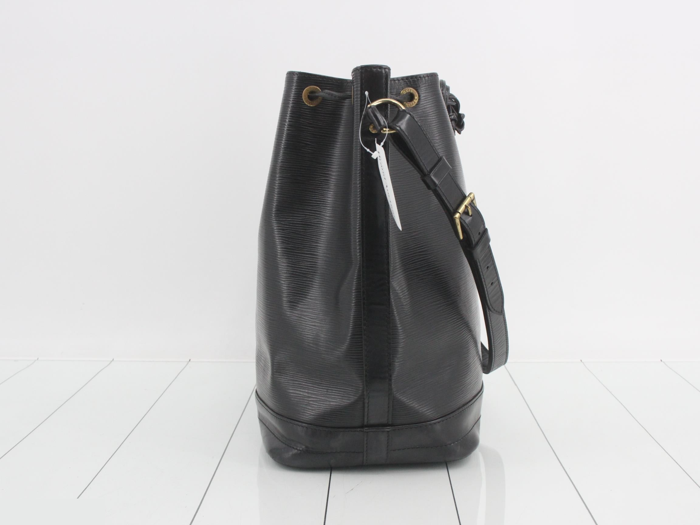 Noé Noir — view 4