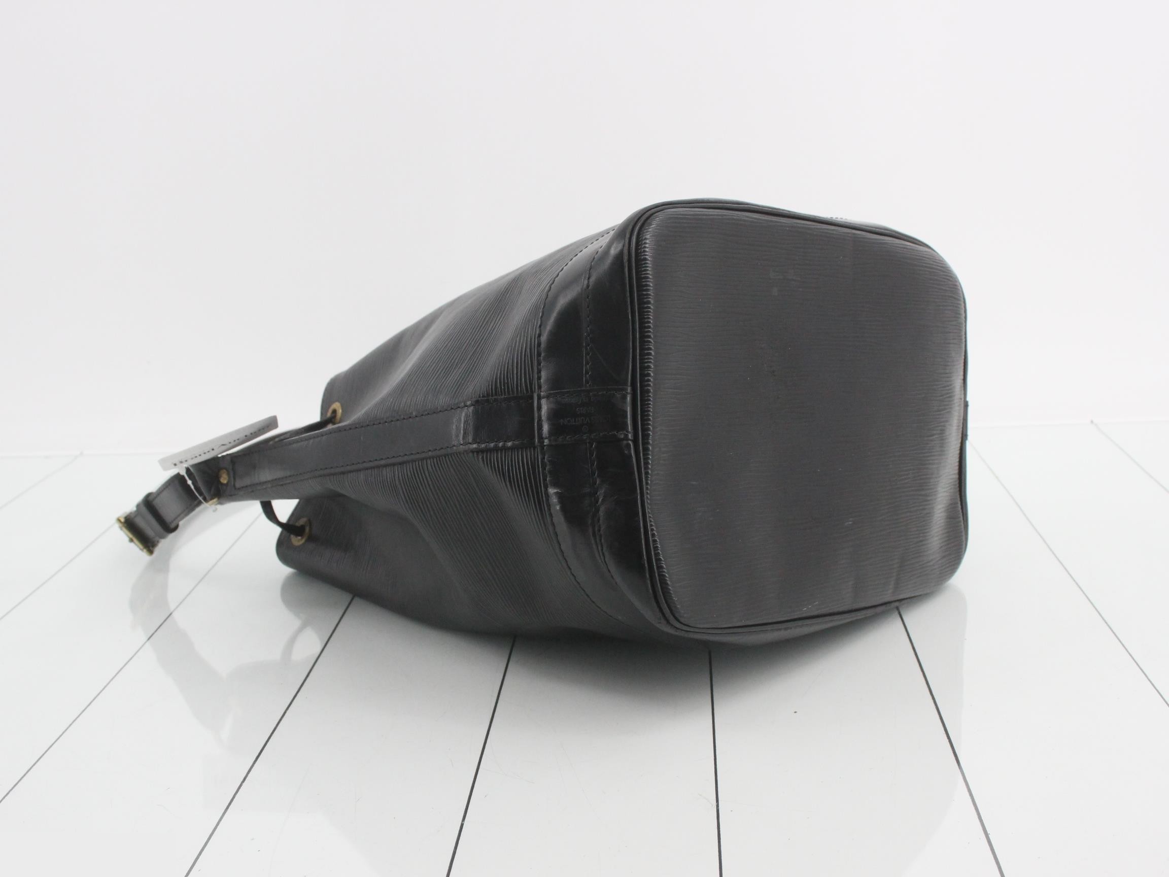 Noé Noir — view 5