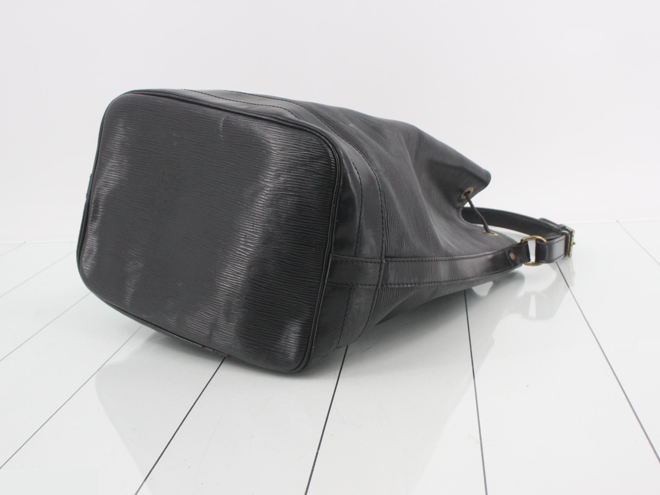 Noé Noir — view 6