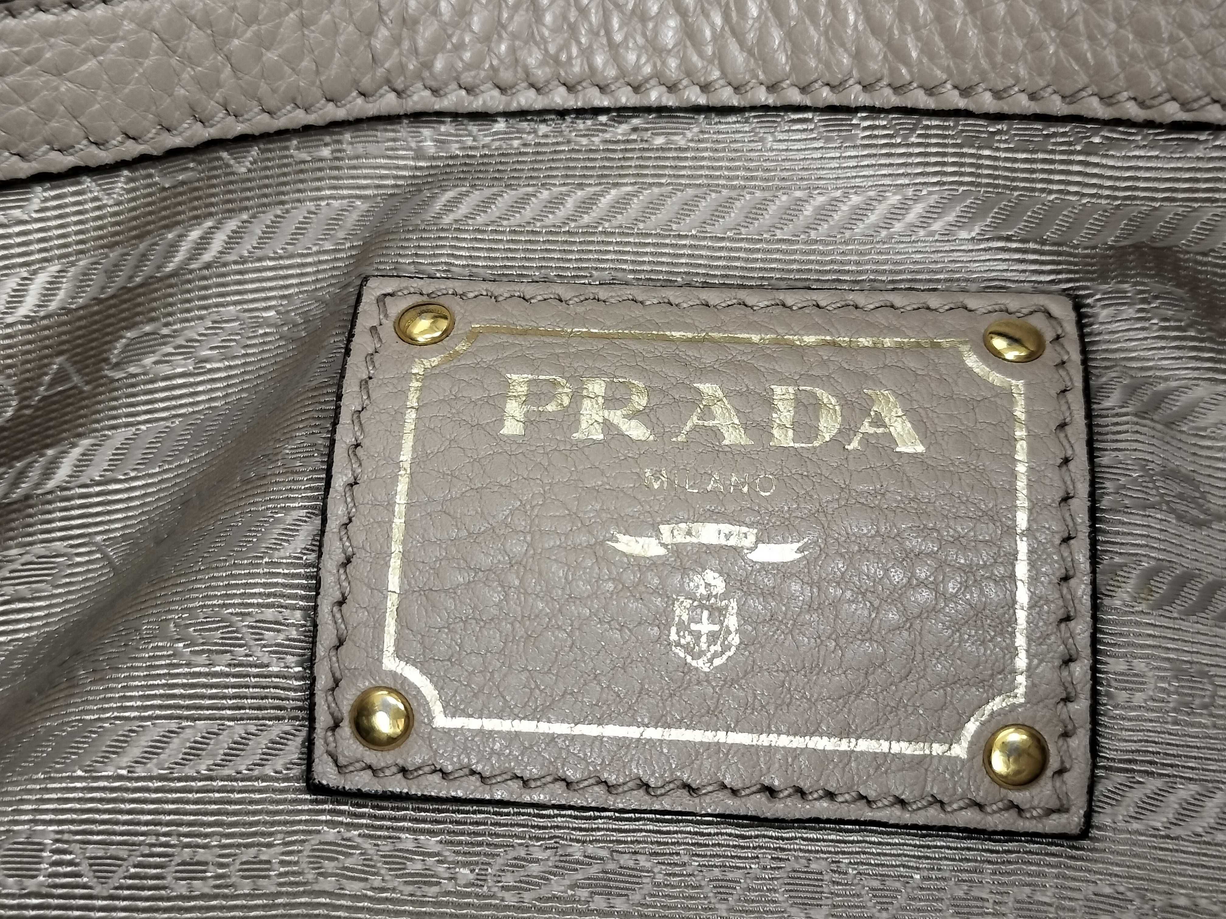 Logo Vitello Tote Bag, Leather, Beige Tote Bag — view 11