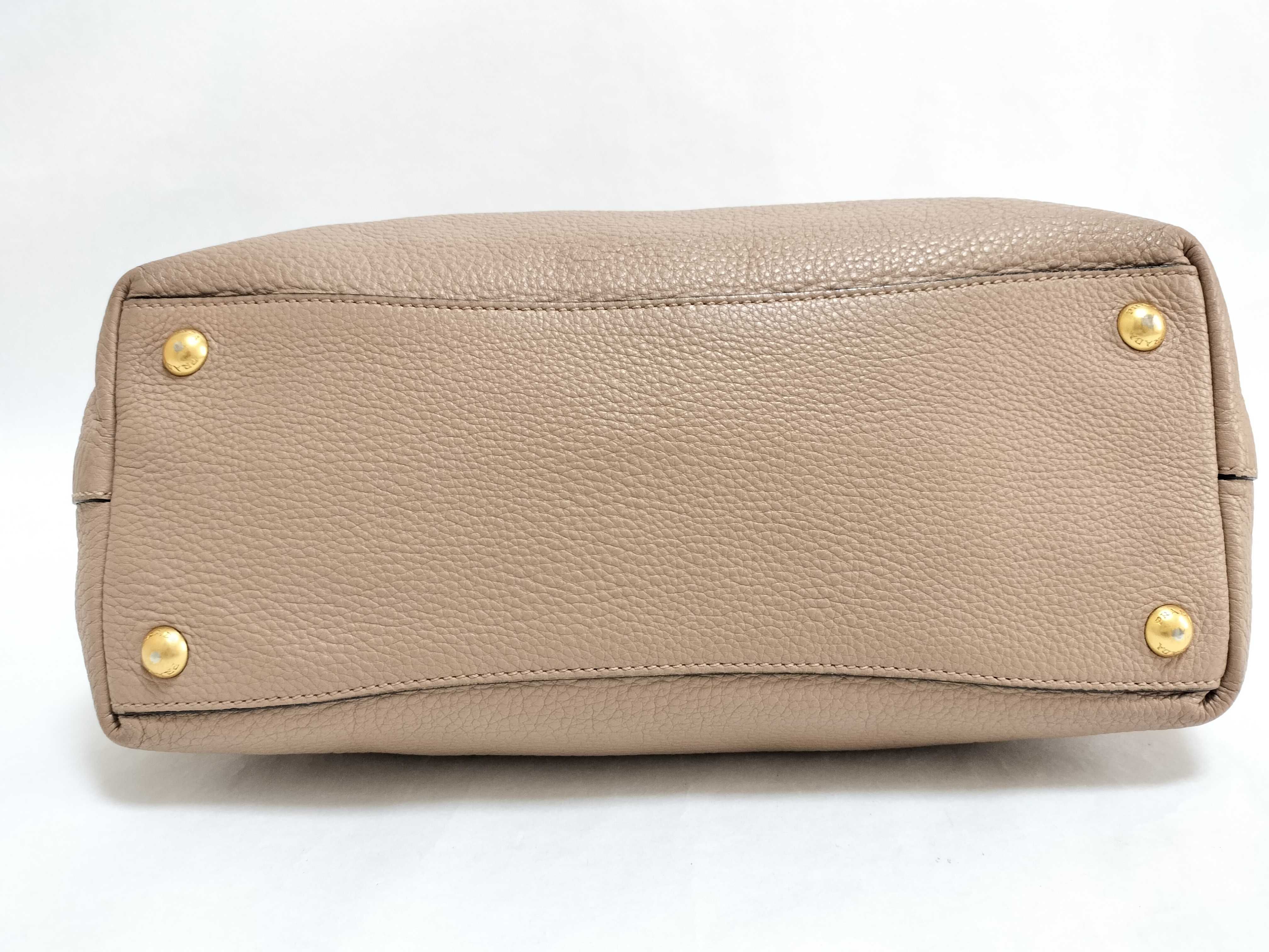 Logo Vitello Tote Bag, Leather, Beige Tote Bag — view 7