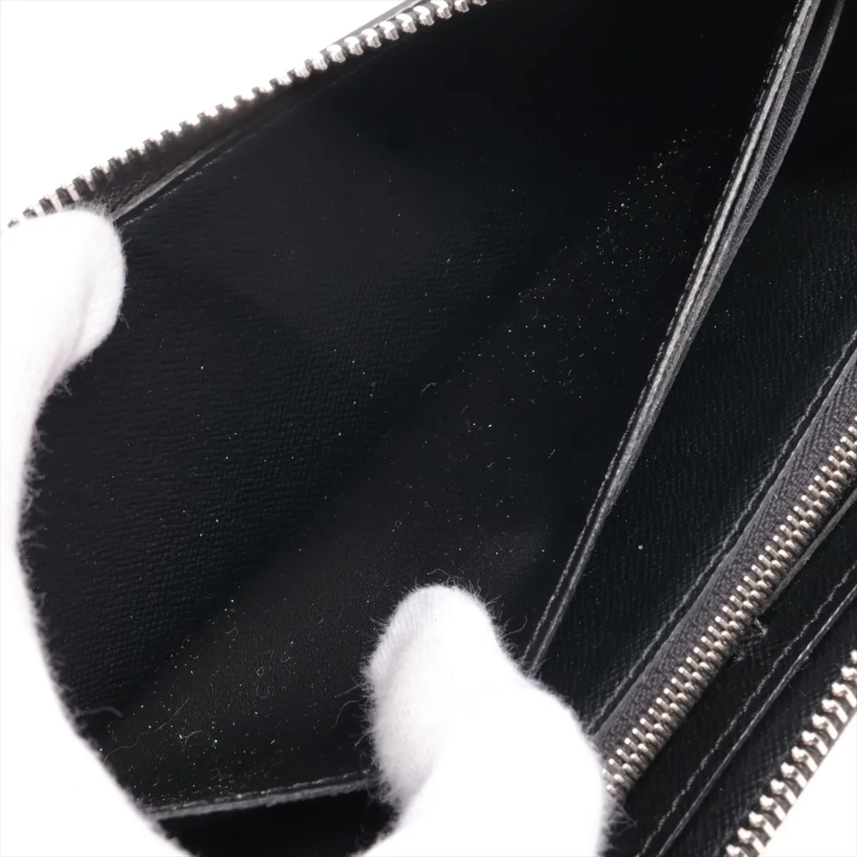 Epi Portefeuille Clemence M60915 UB4219 Black Round Zip Wallet — view 4