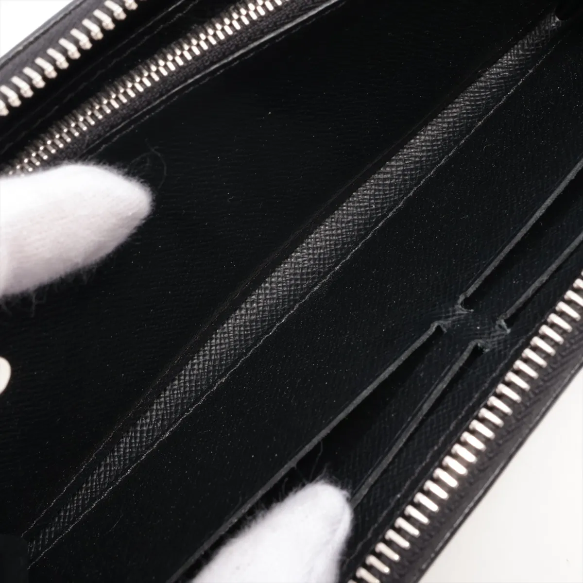 Epi Portefeuille Clemence M60915 UB4219 Black Round Zip Wallet — view 6