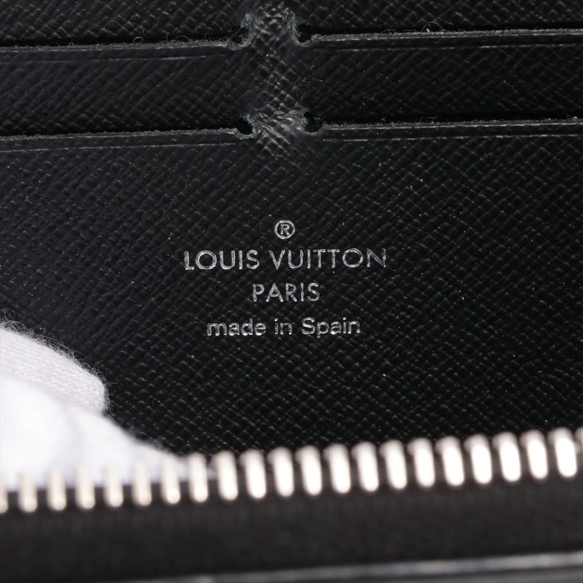 Epi Portefeuille Clemence M60915 UB4219 Black Round Zip Wallet — view 8