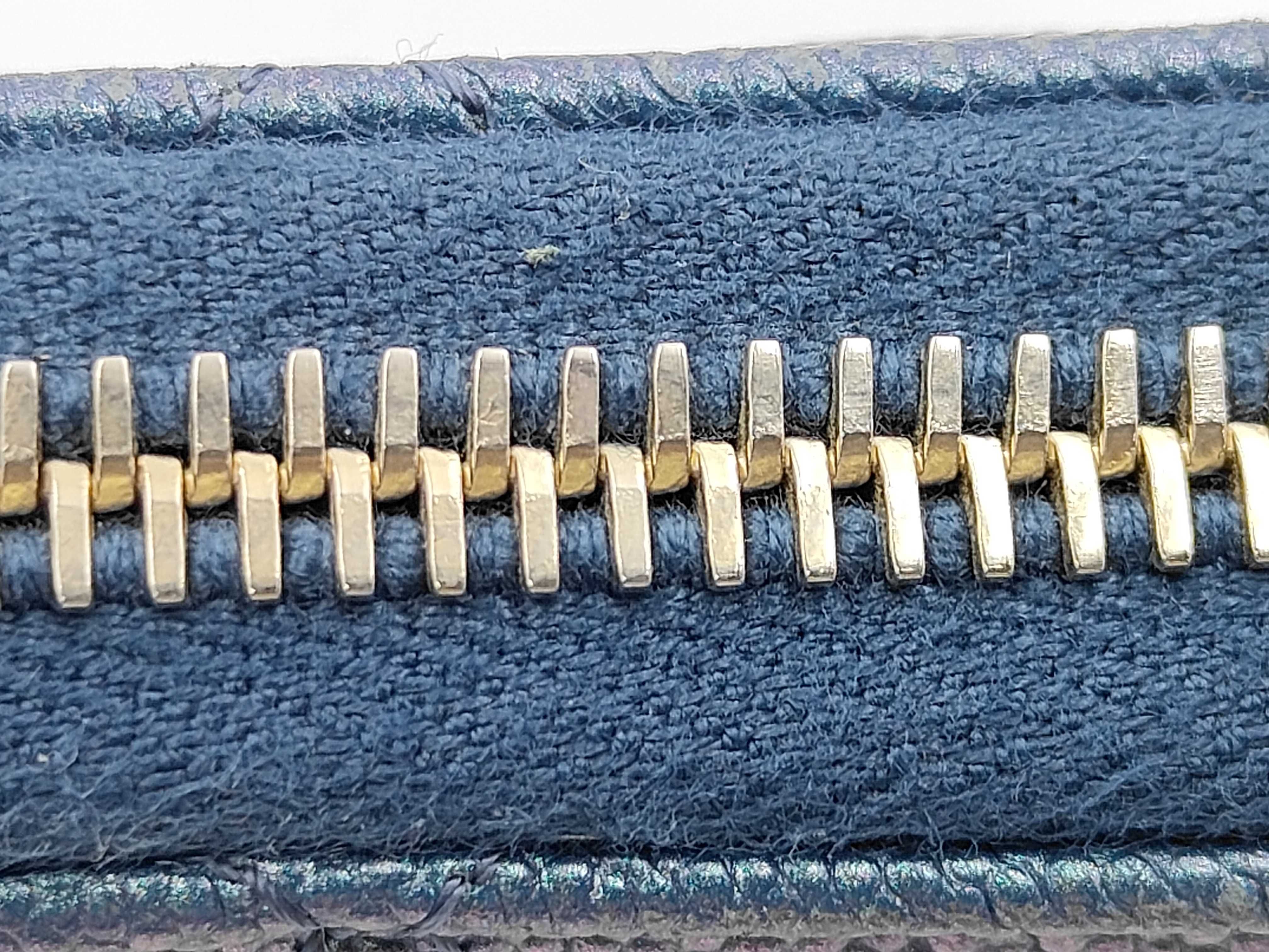 Matelassé Round Zip Long Wallet, Blue, Caviar Leather, Serial Number 27 — view 4