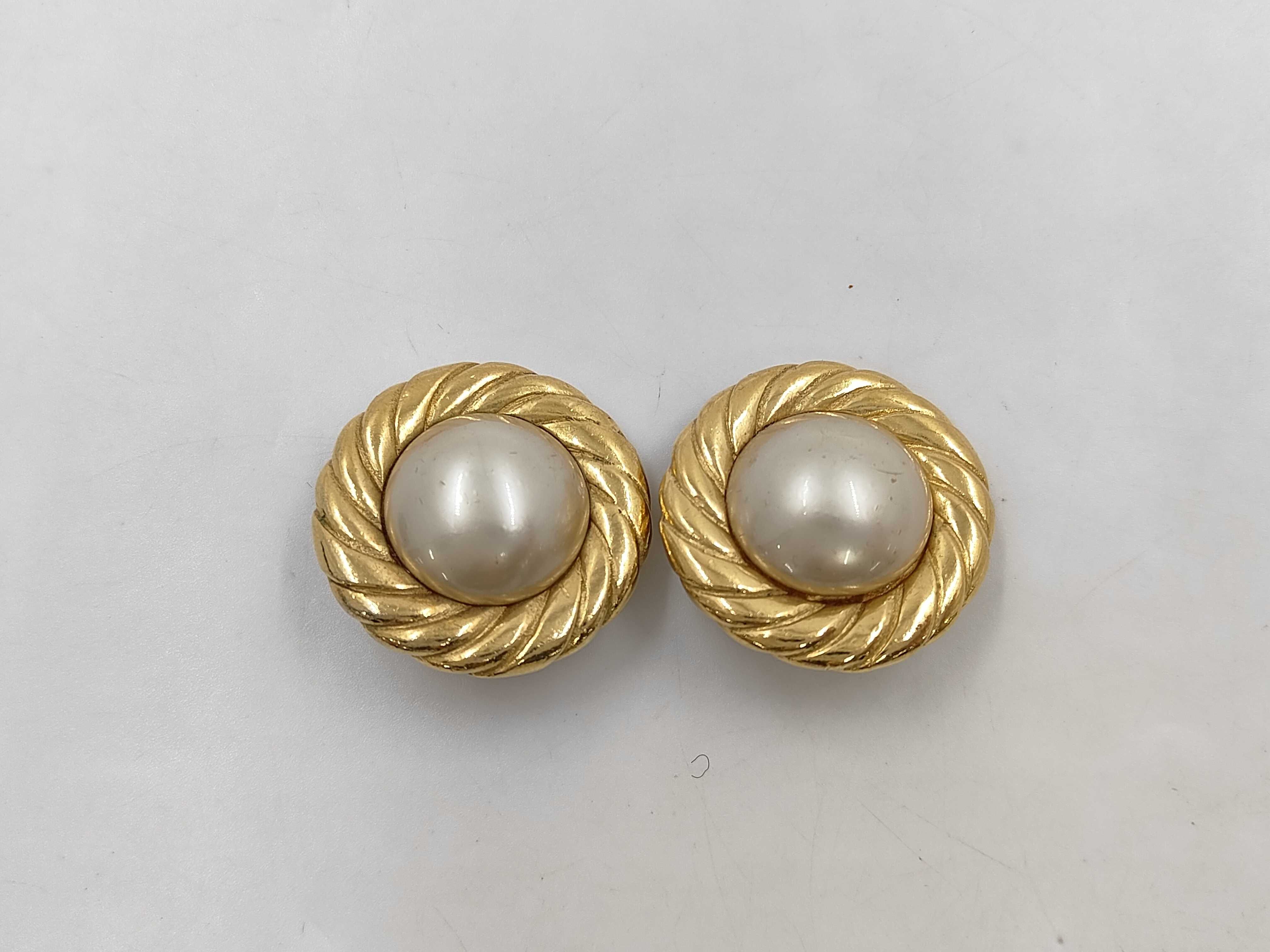 Faux Pearl Round Earrings