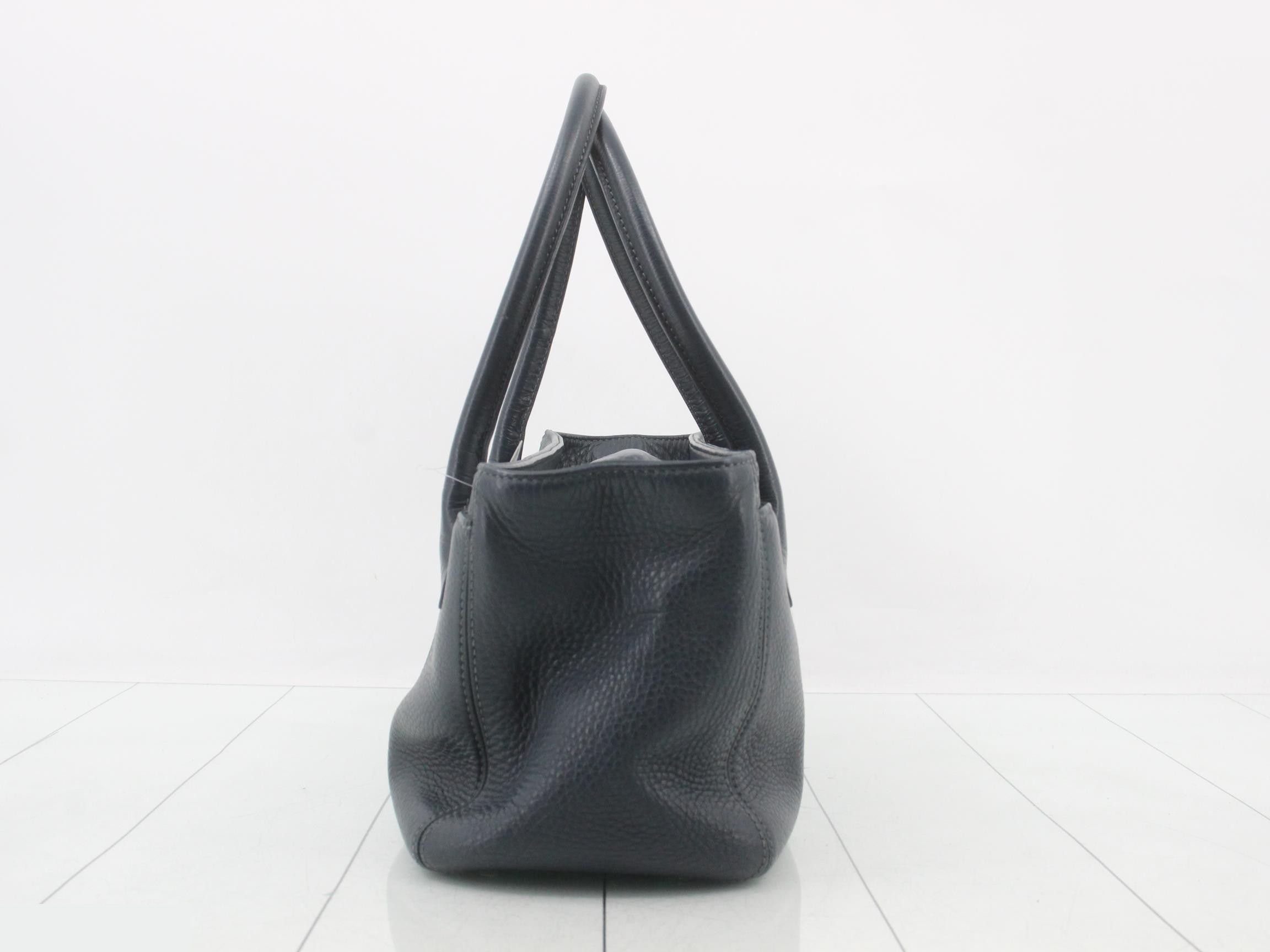 Caviar Skin (Bag) - Executive Tote Bag — view 3
