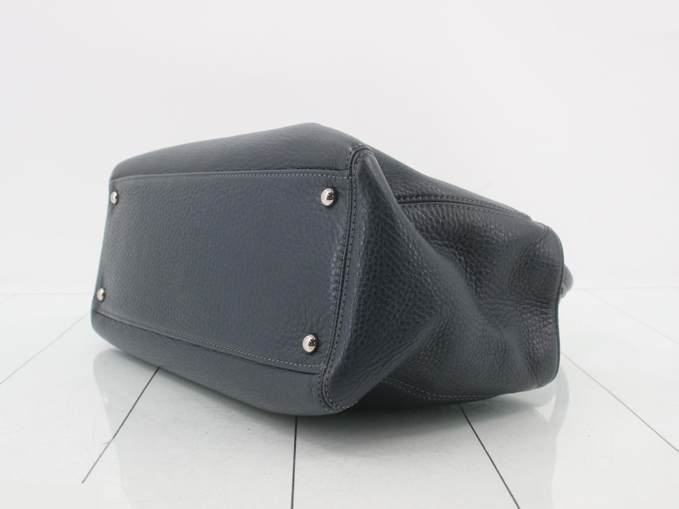 Caviar Skin (Bag) - Executive Tote Bag — view 6
