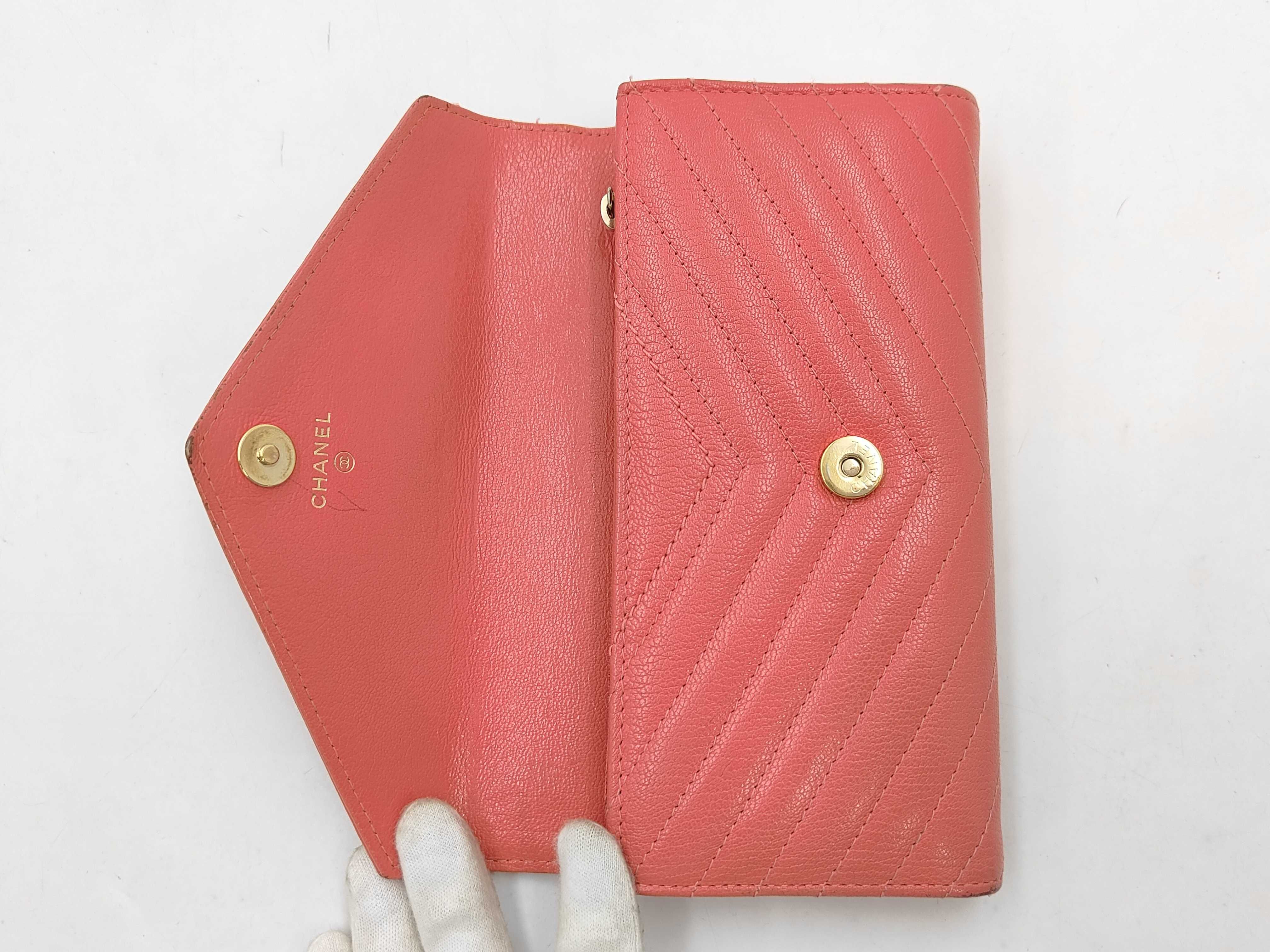 V-stitch flap wallet, Chevron pattern, No. 27, Pink. — view 10