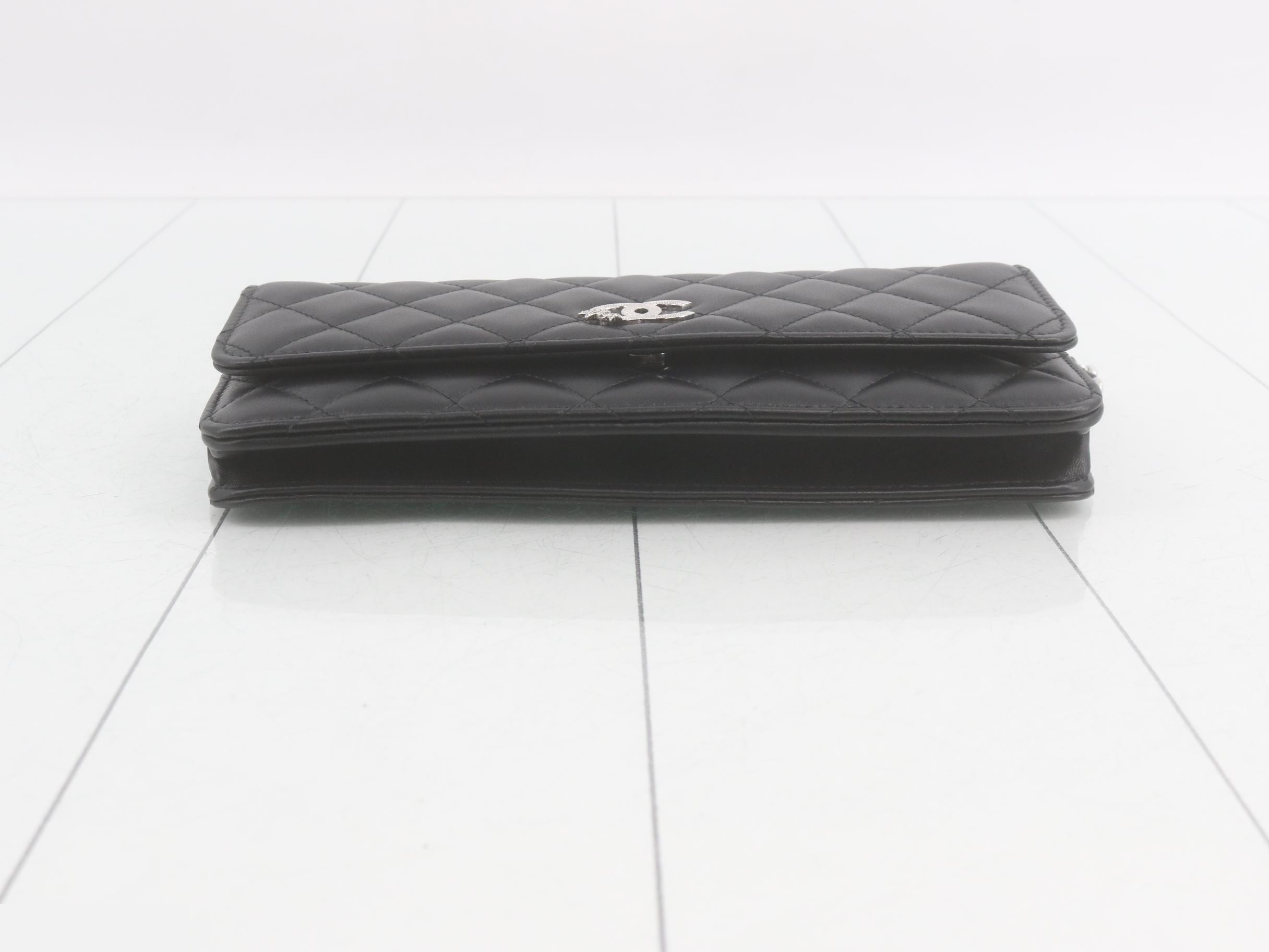 Matelassé Lambskin Chain Wallet — view 3